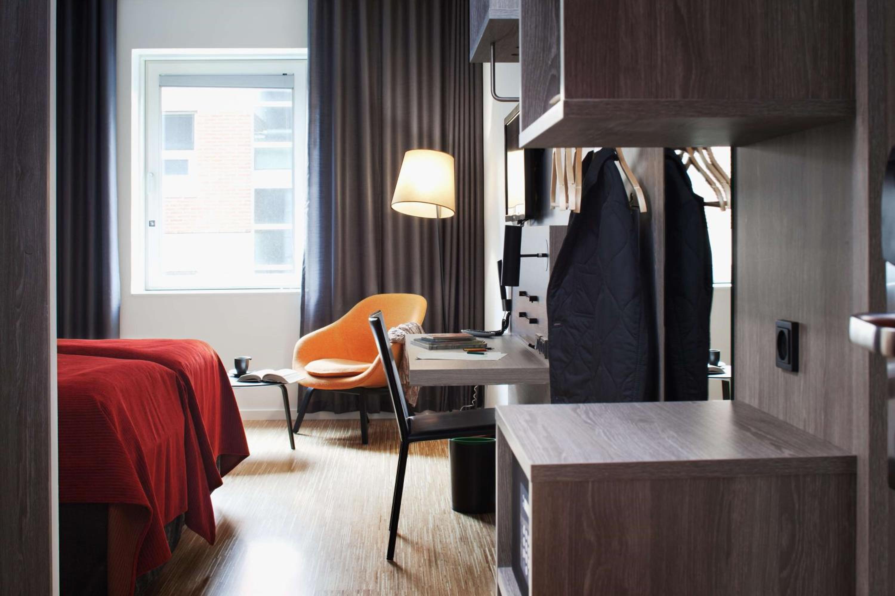 Standard Double or Twin Room - Photo 3