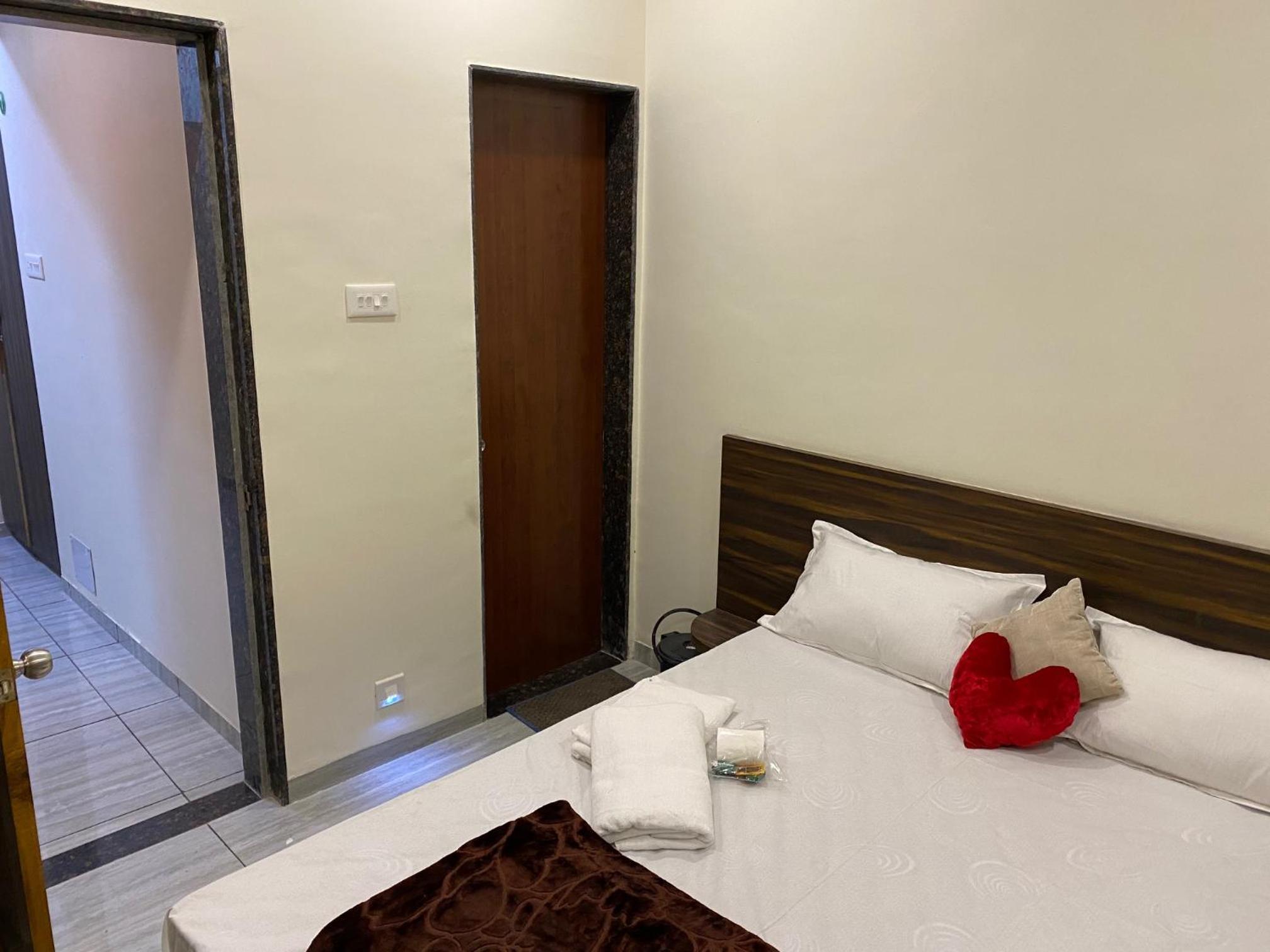 Deluxe Double Room photo 3