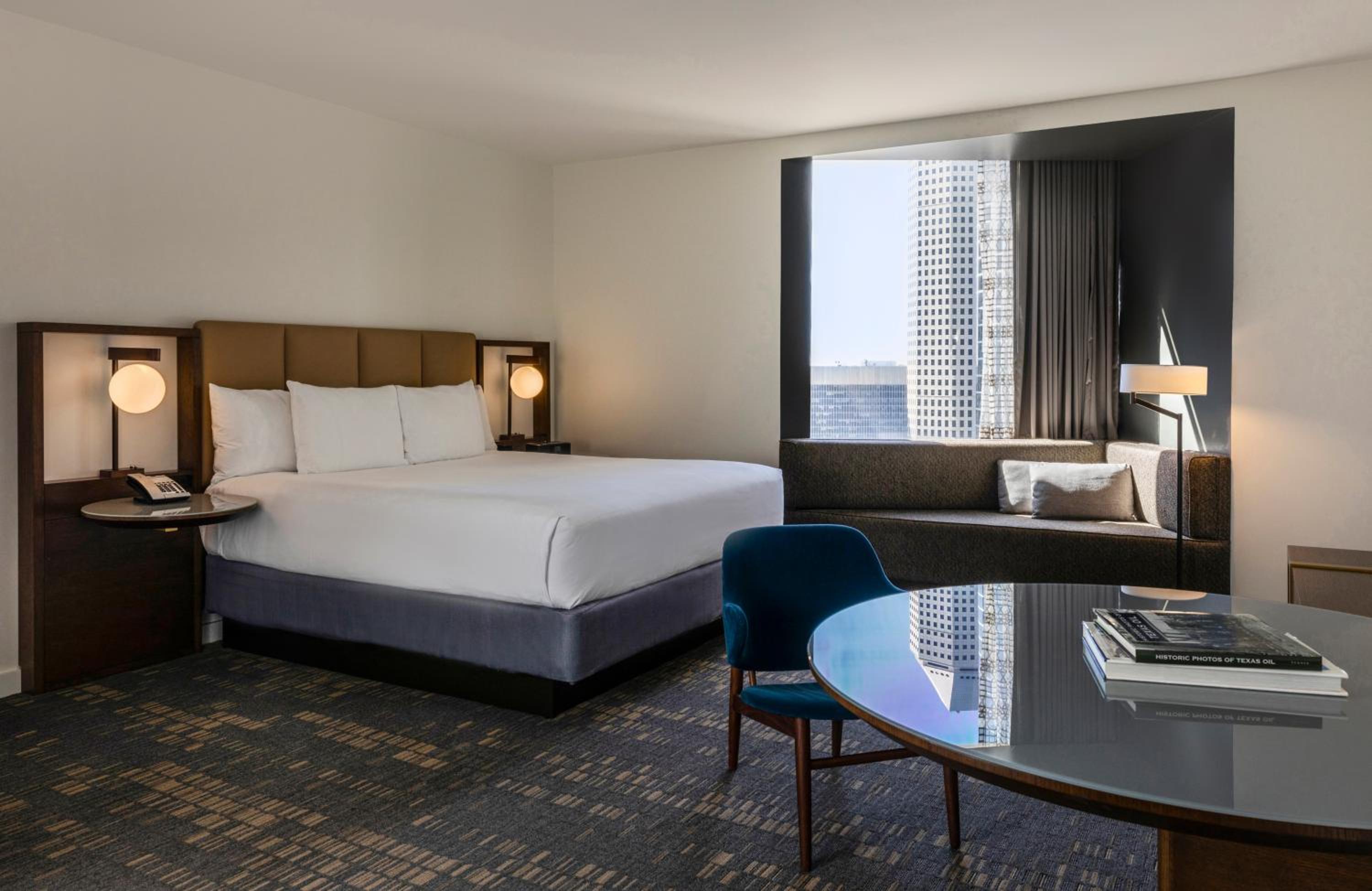 Deluxe King Room - Photo 1