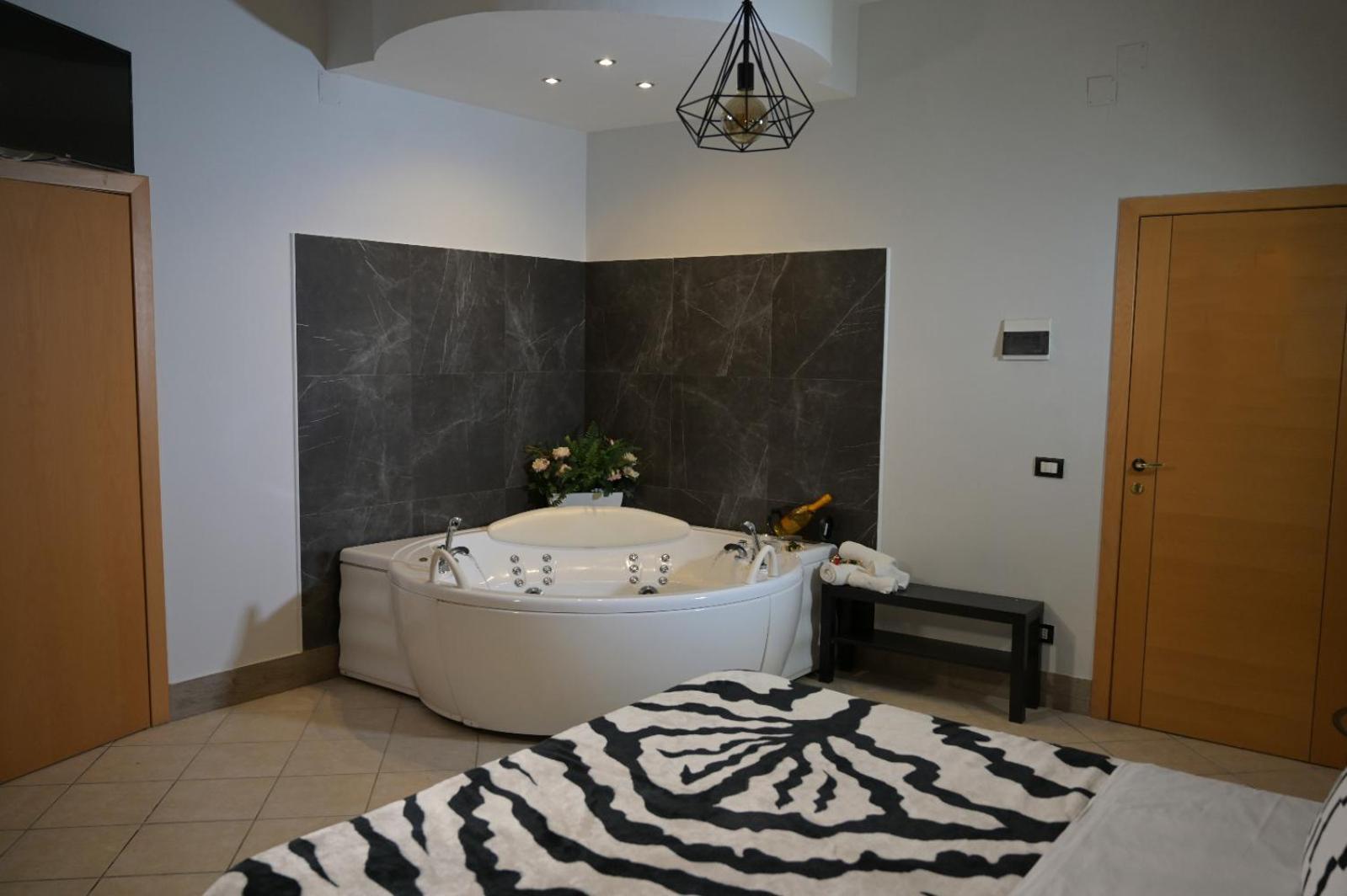 Deluxe Junior Suite photo 2