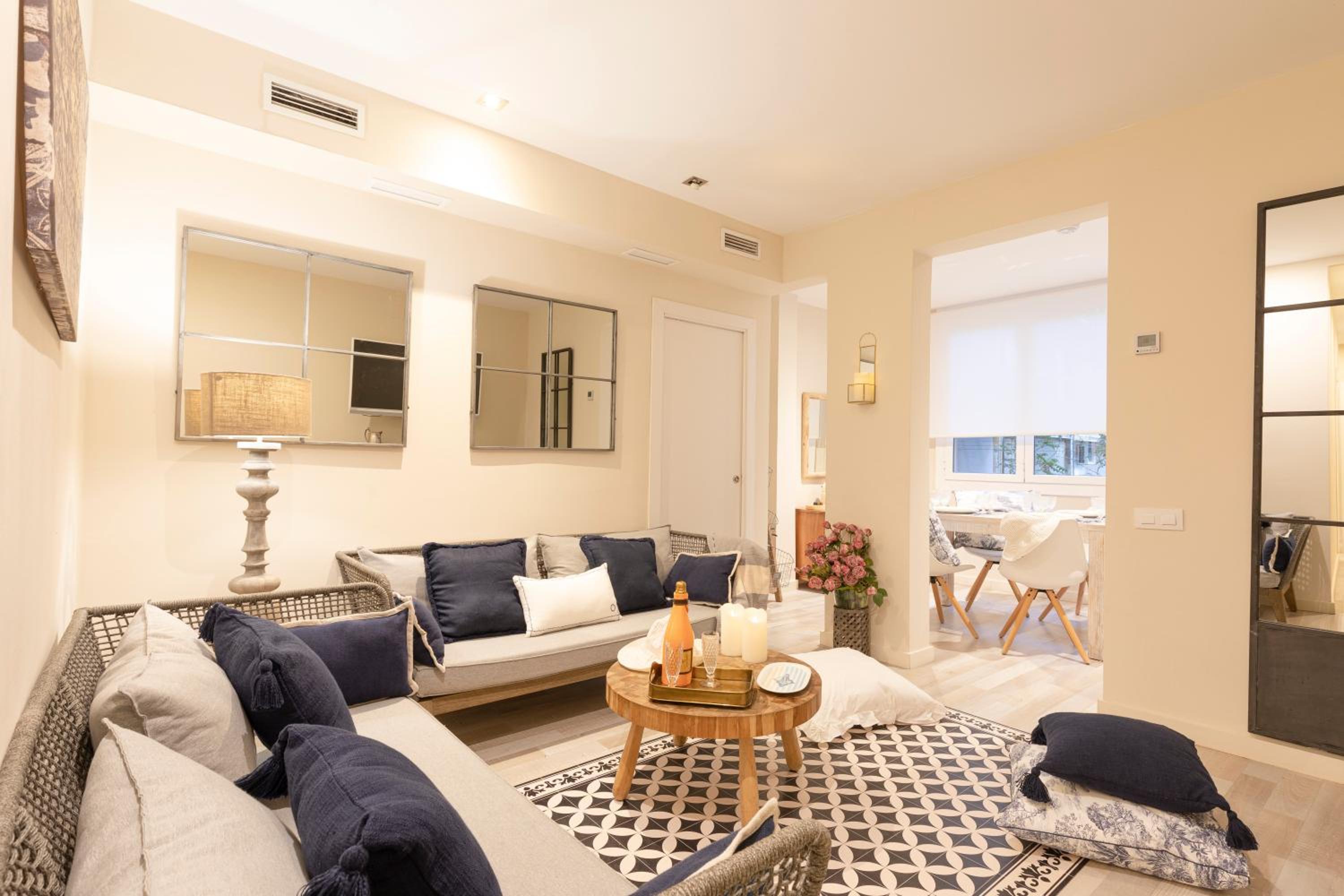 Apartamento con Balcón