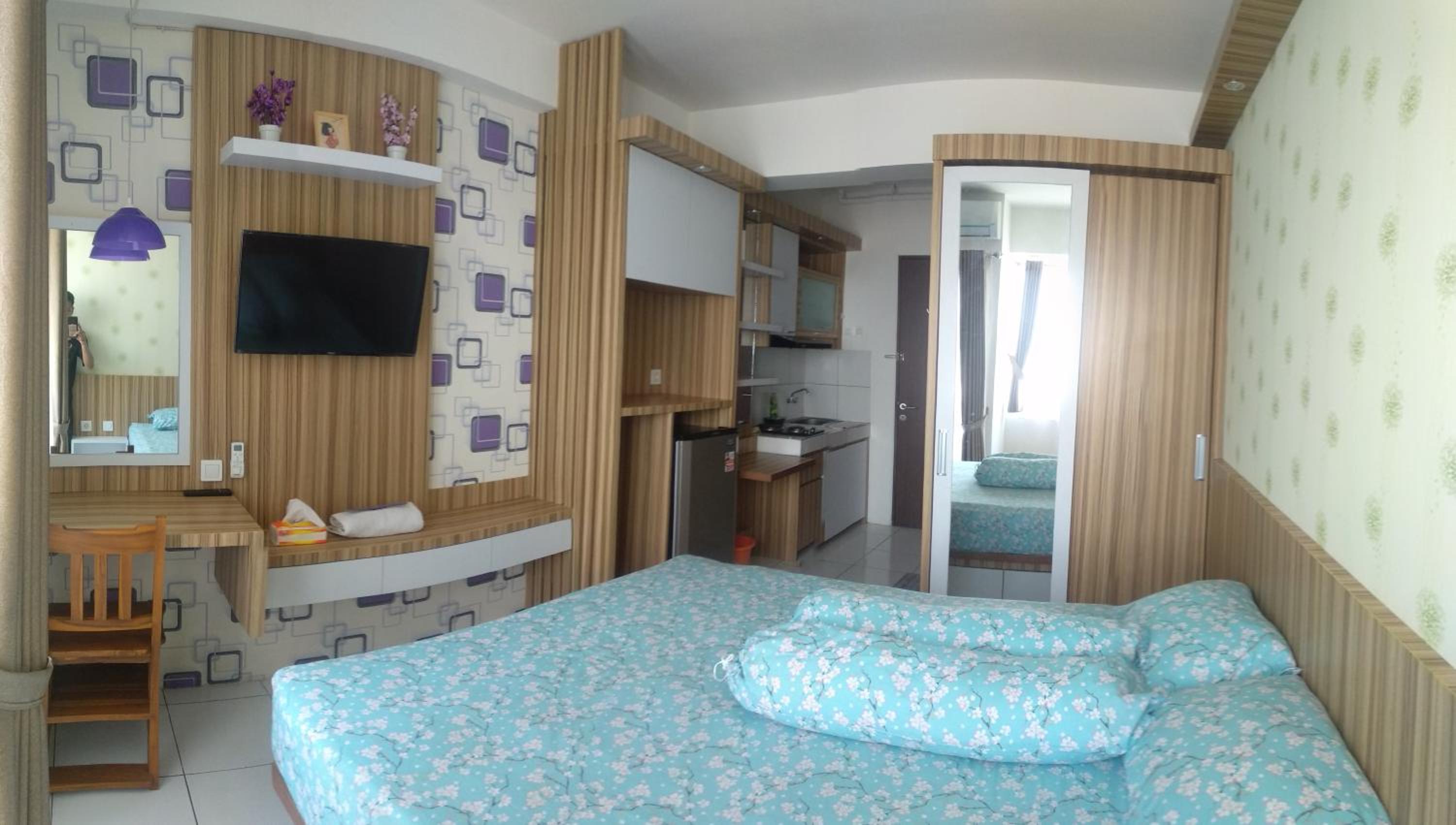 One-Bedroom Apartment - Photo 2
