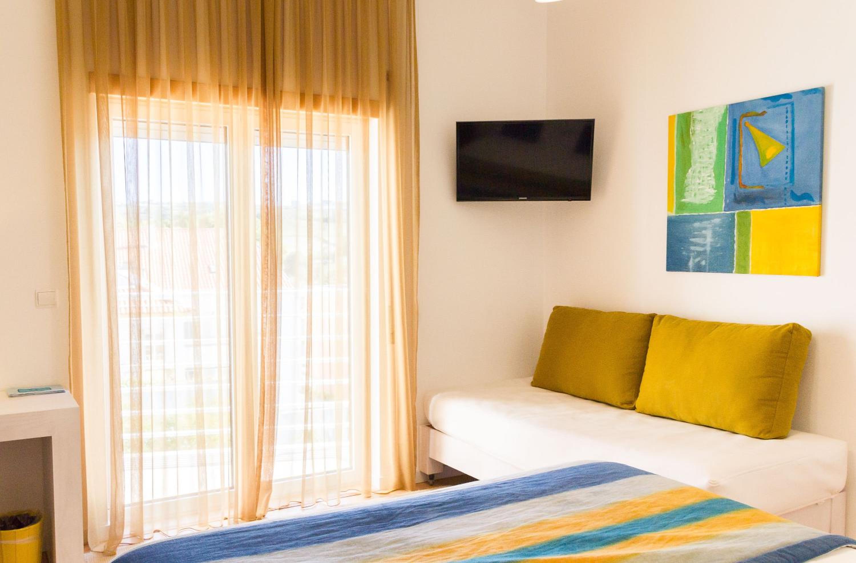 Double Room with Extra Bed - Photo 8