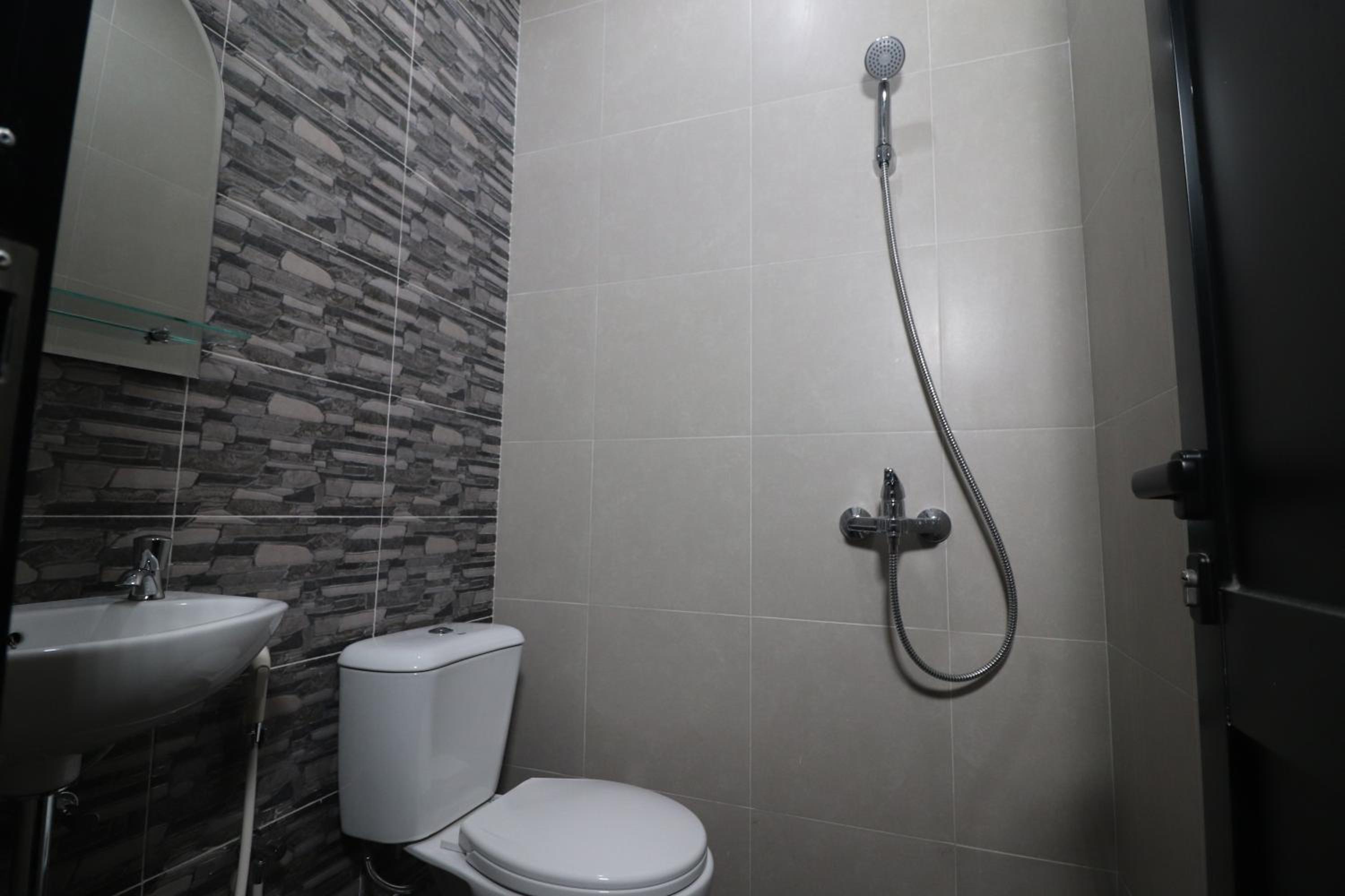 Standard Double Room - Photo 3