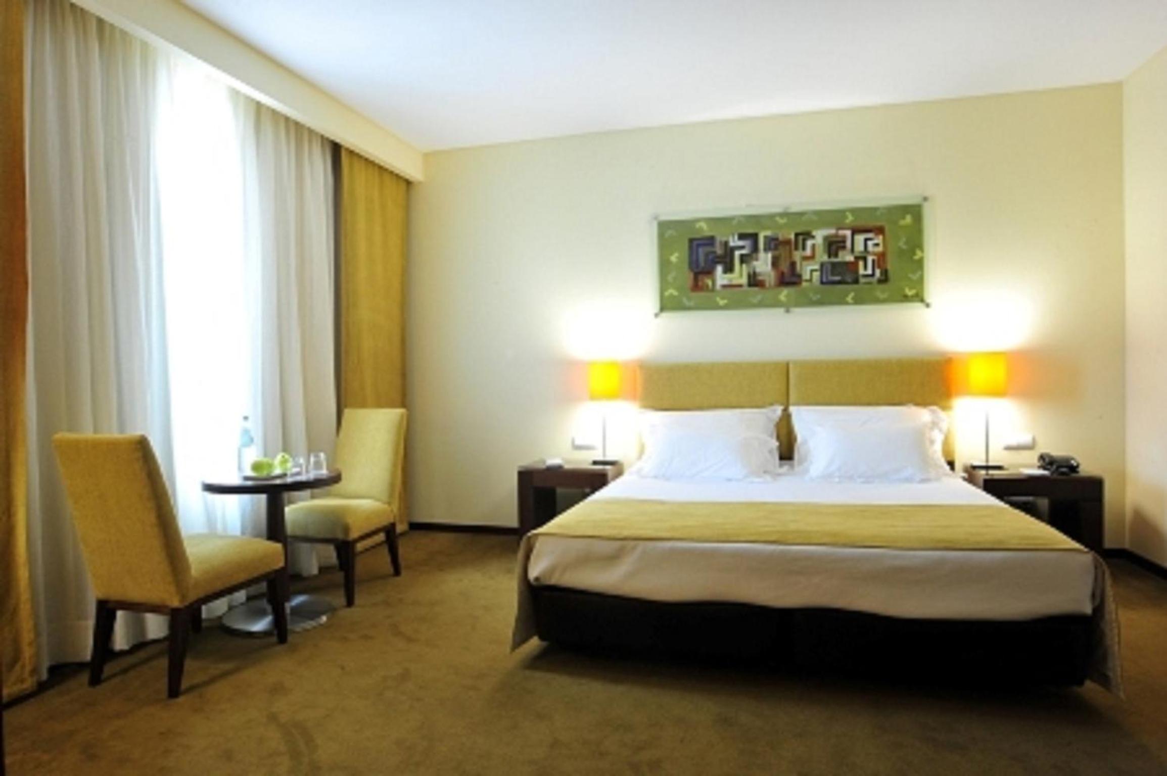 Twin Room - Photo 2