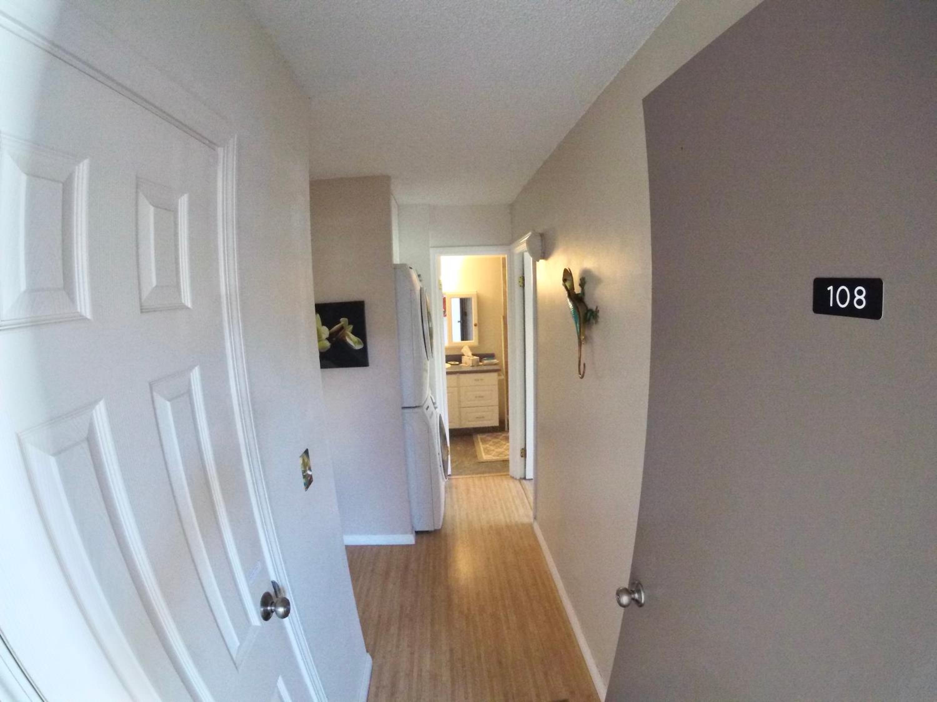 One-Bedroom Apartment - Photo 1