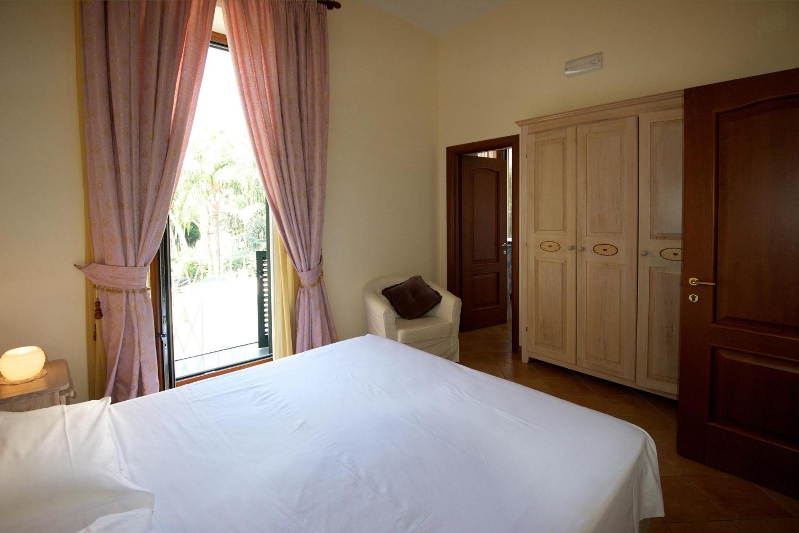 Double Room with Balcony photo 3