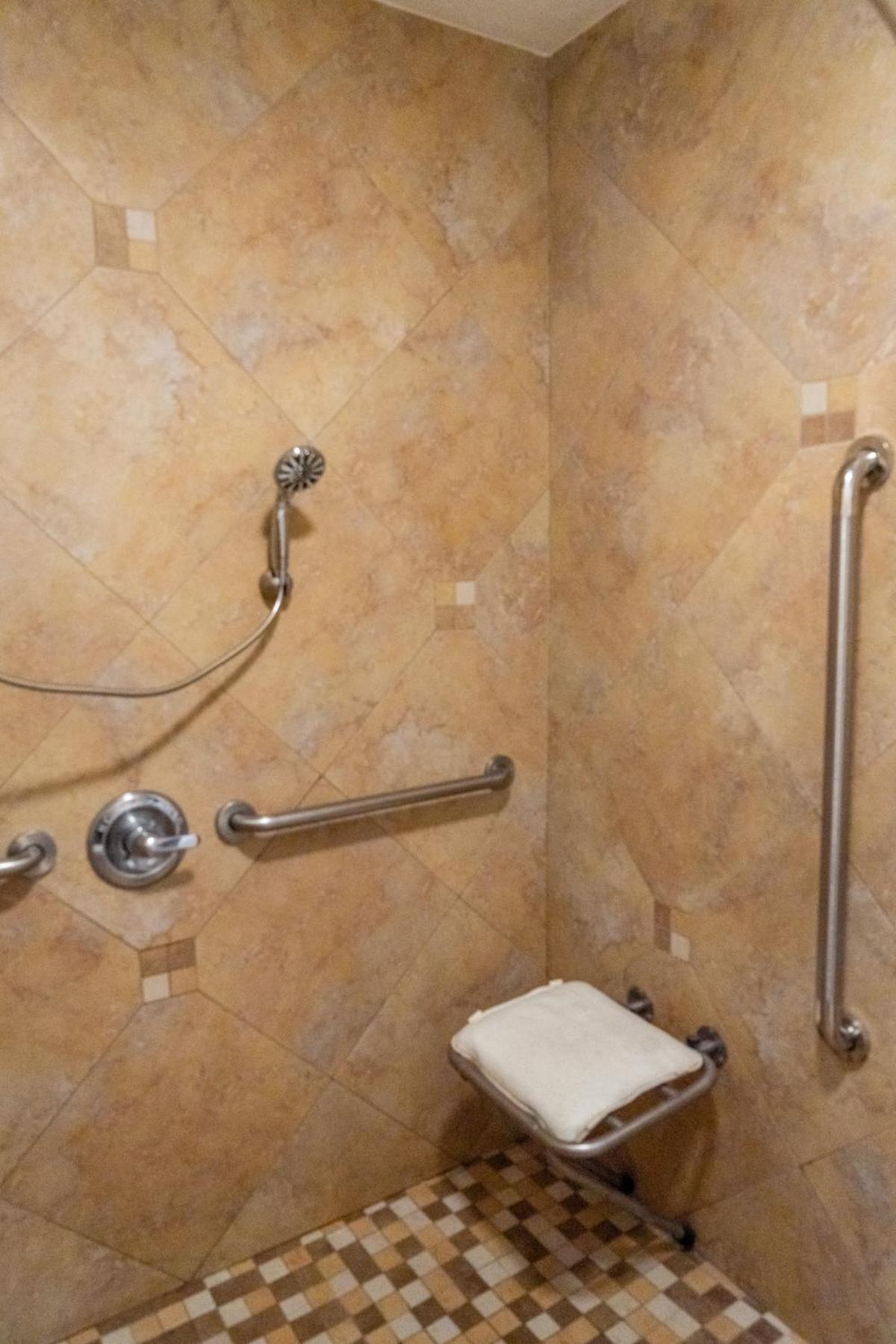 Queen Room with Two Queen Beds and Roll in Shower - Accessible/Non-Smoking photo 2