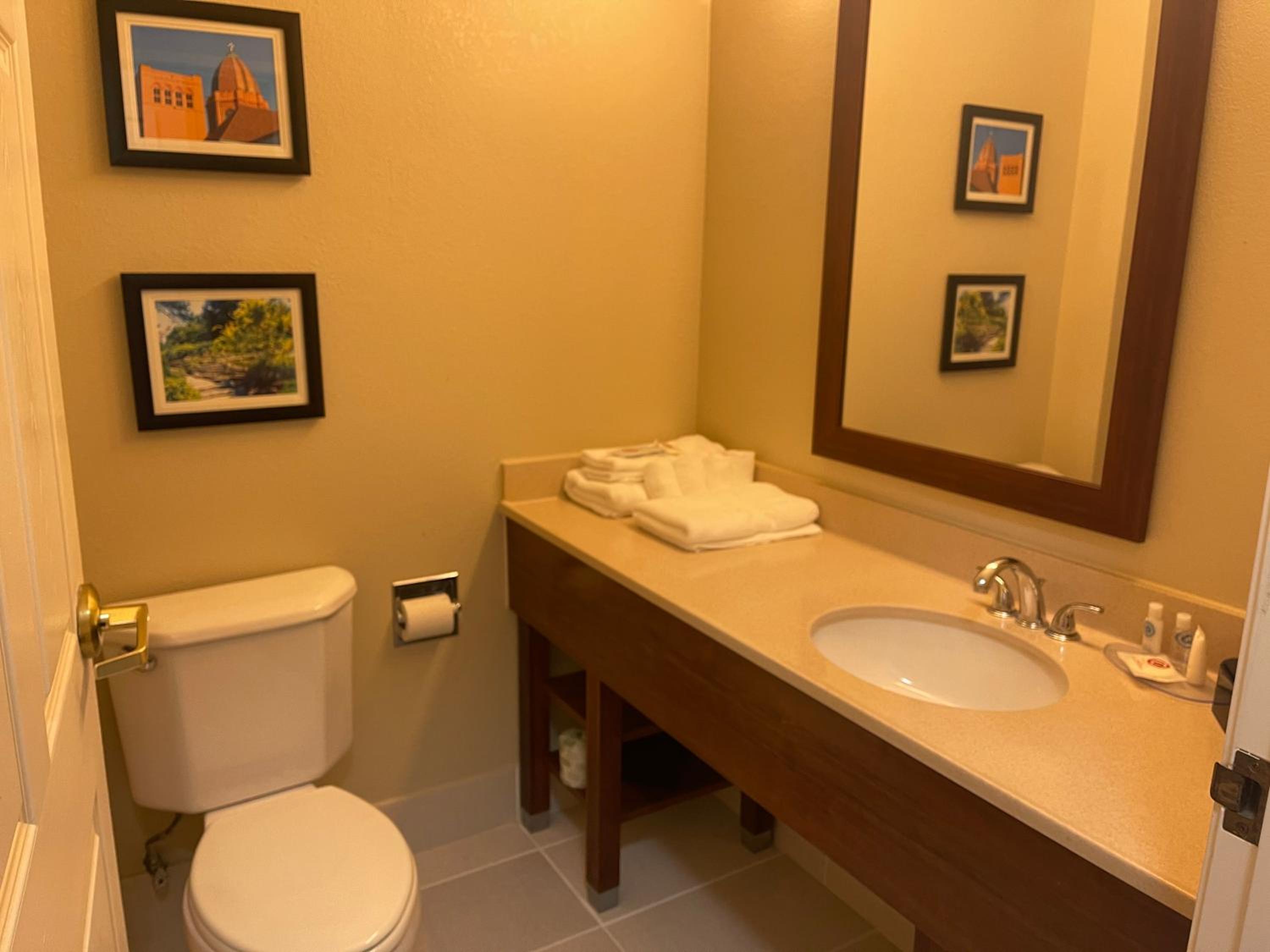 Standard King Room - Non-Smoking  - Photo 3