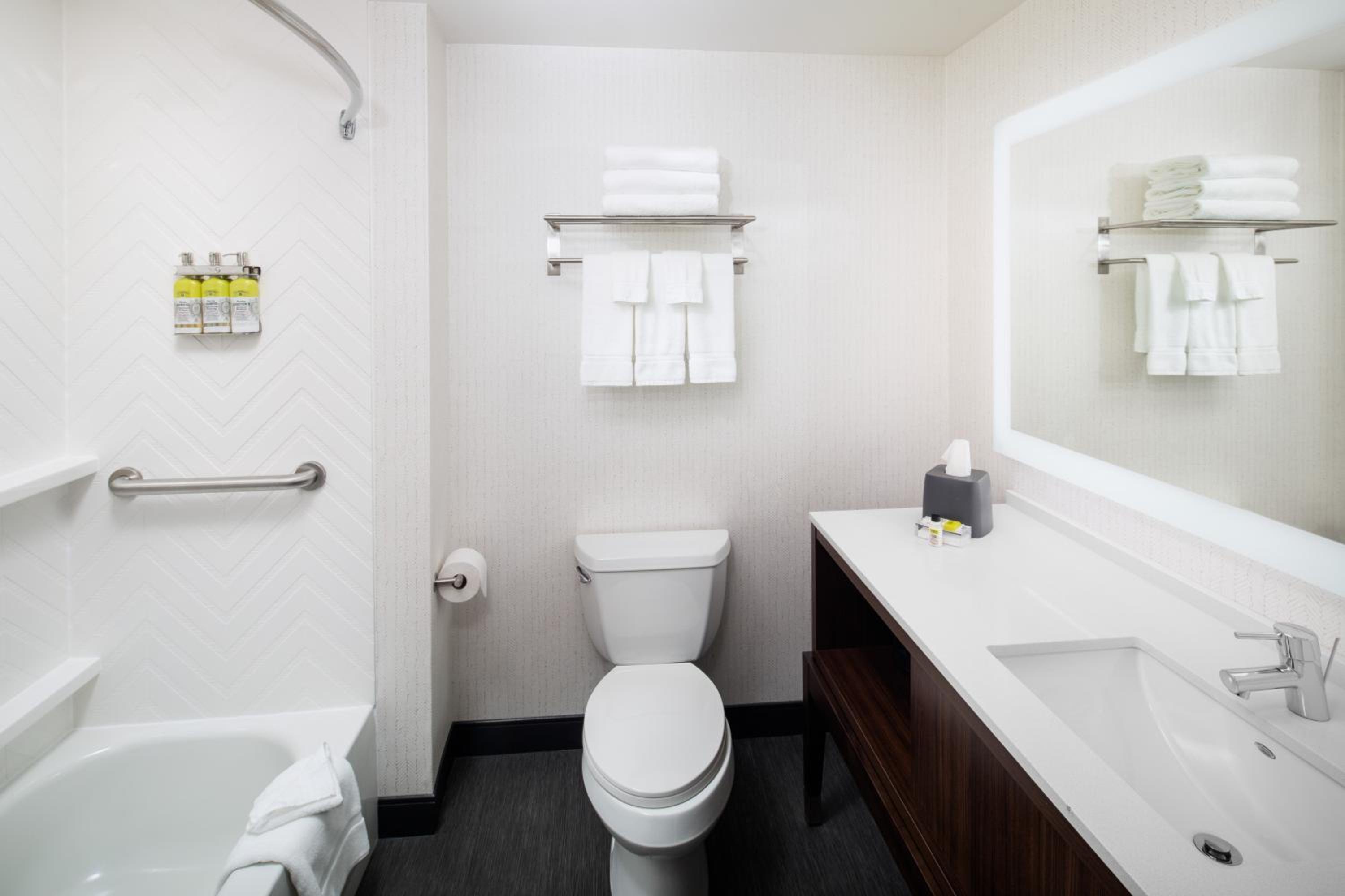 Standard King Room - Photo 3