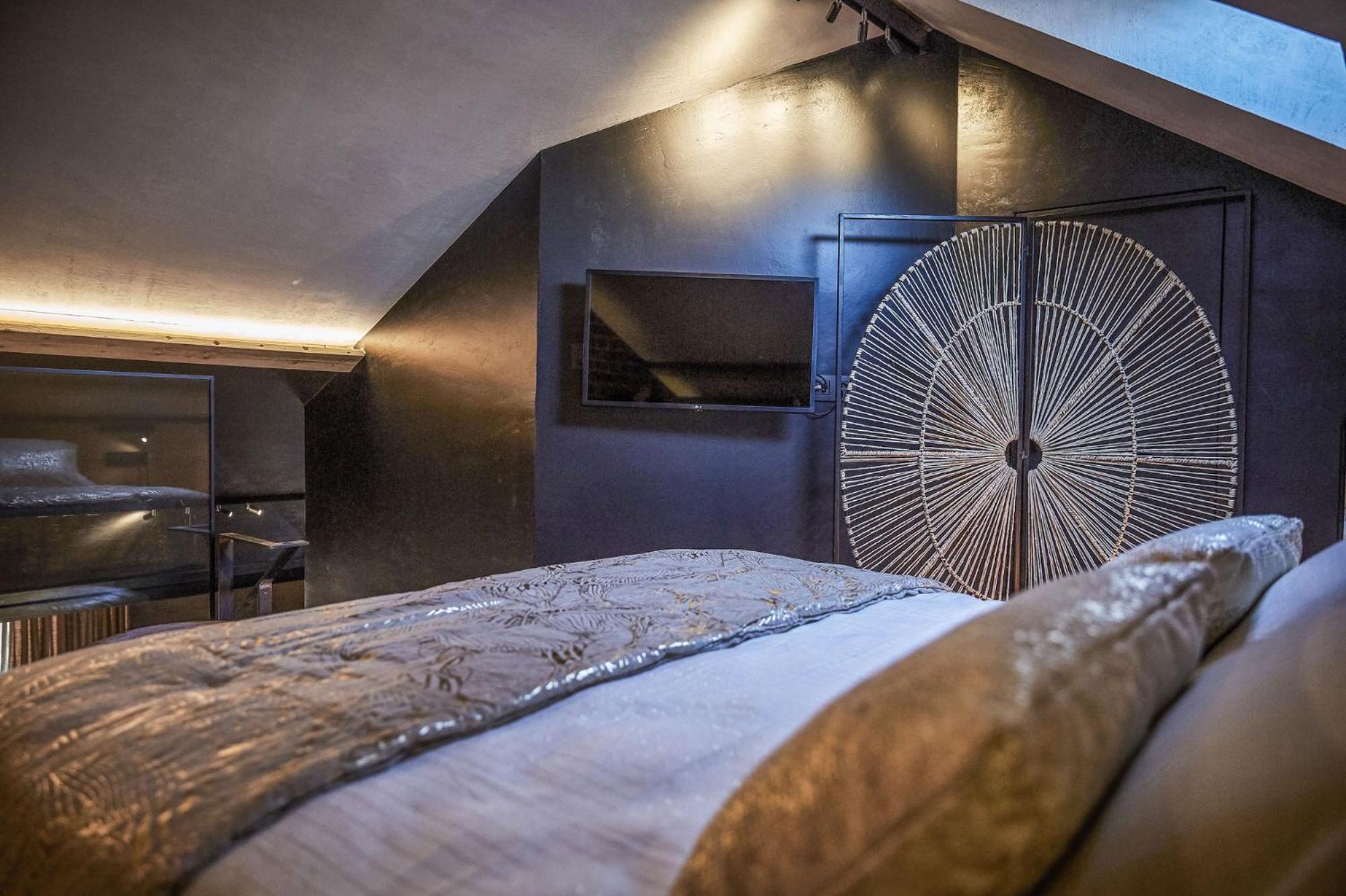 Suite with Spa Bath - Photo 4