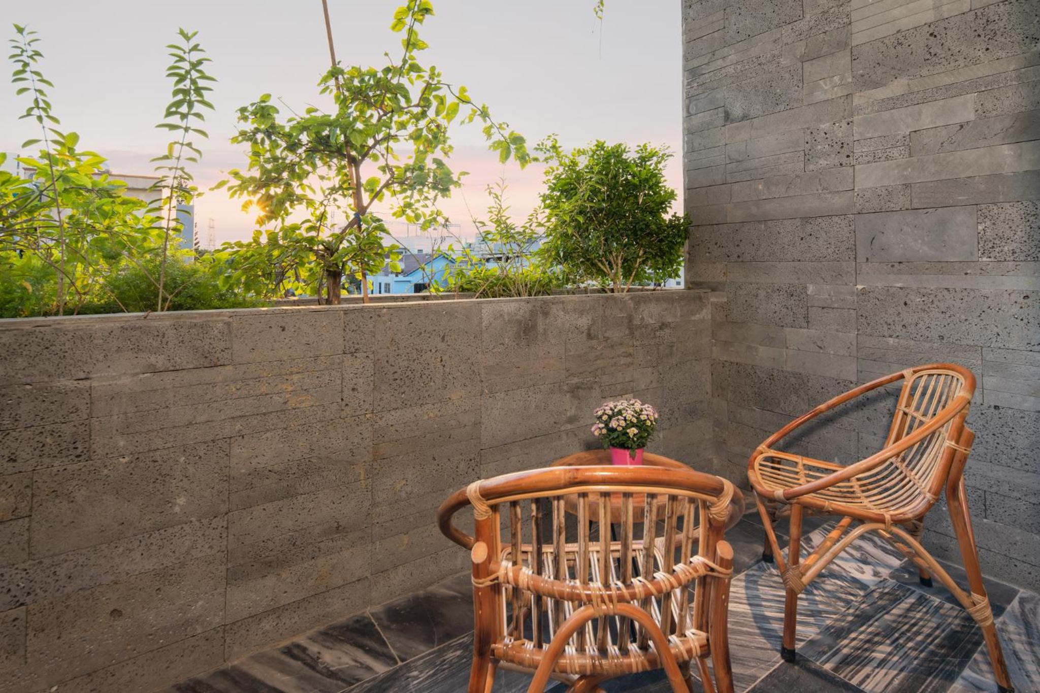 Apartment with City View - Photo 5