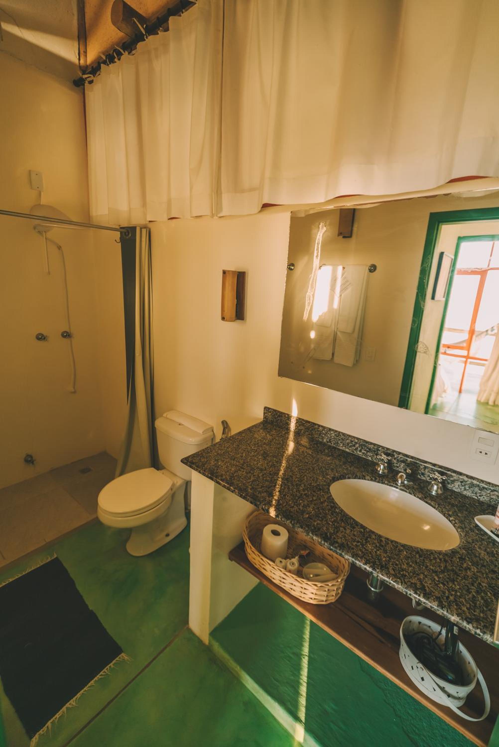 Suite with Balcony - Photo 12