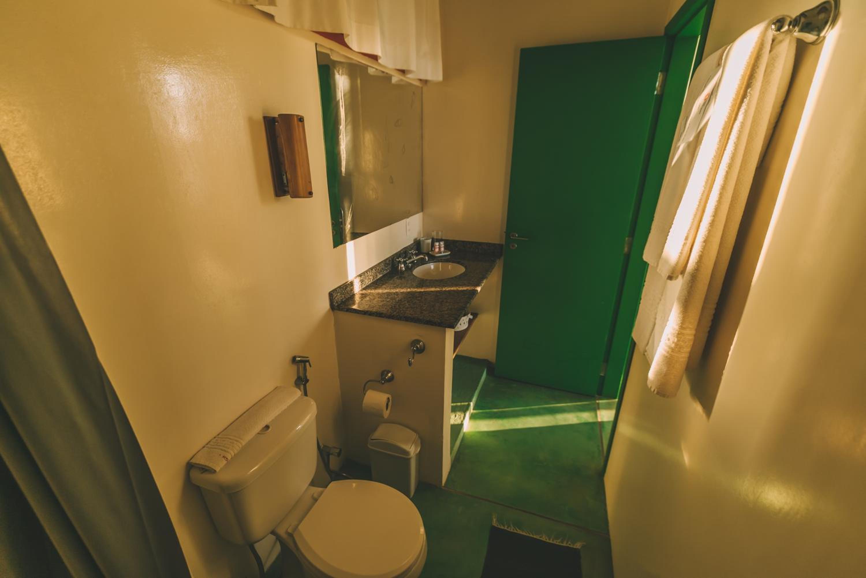 Suite with Balcony - Photo 13