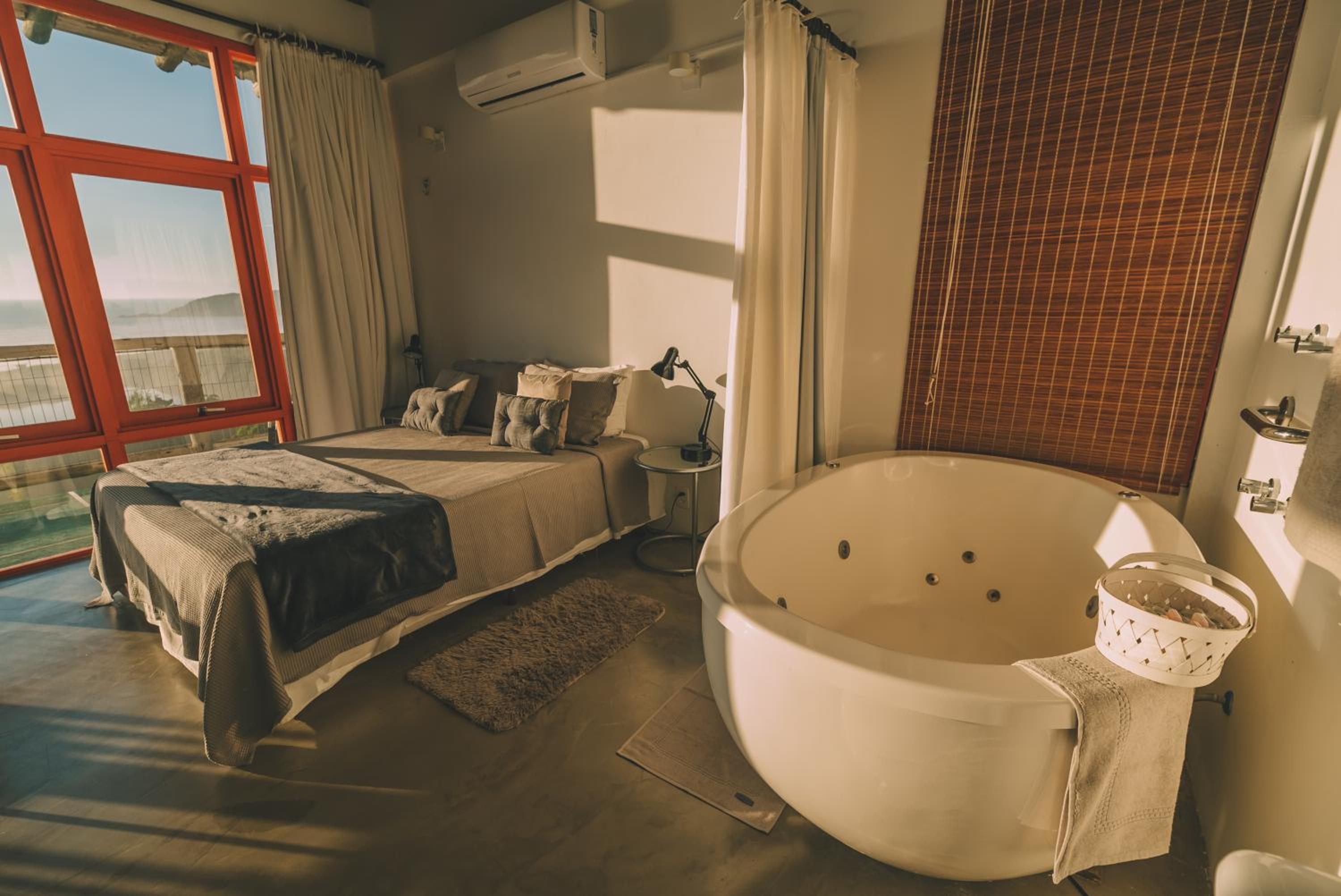 Loft - Photo 1