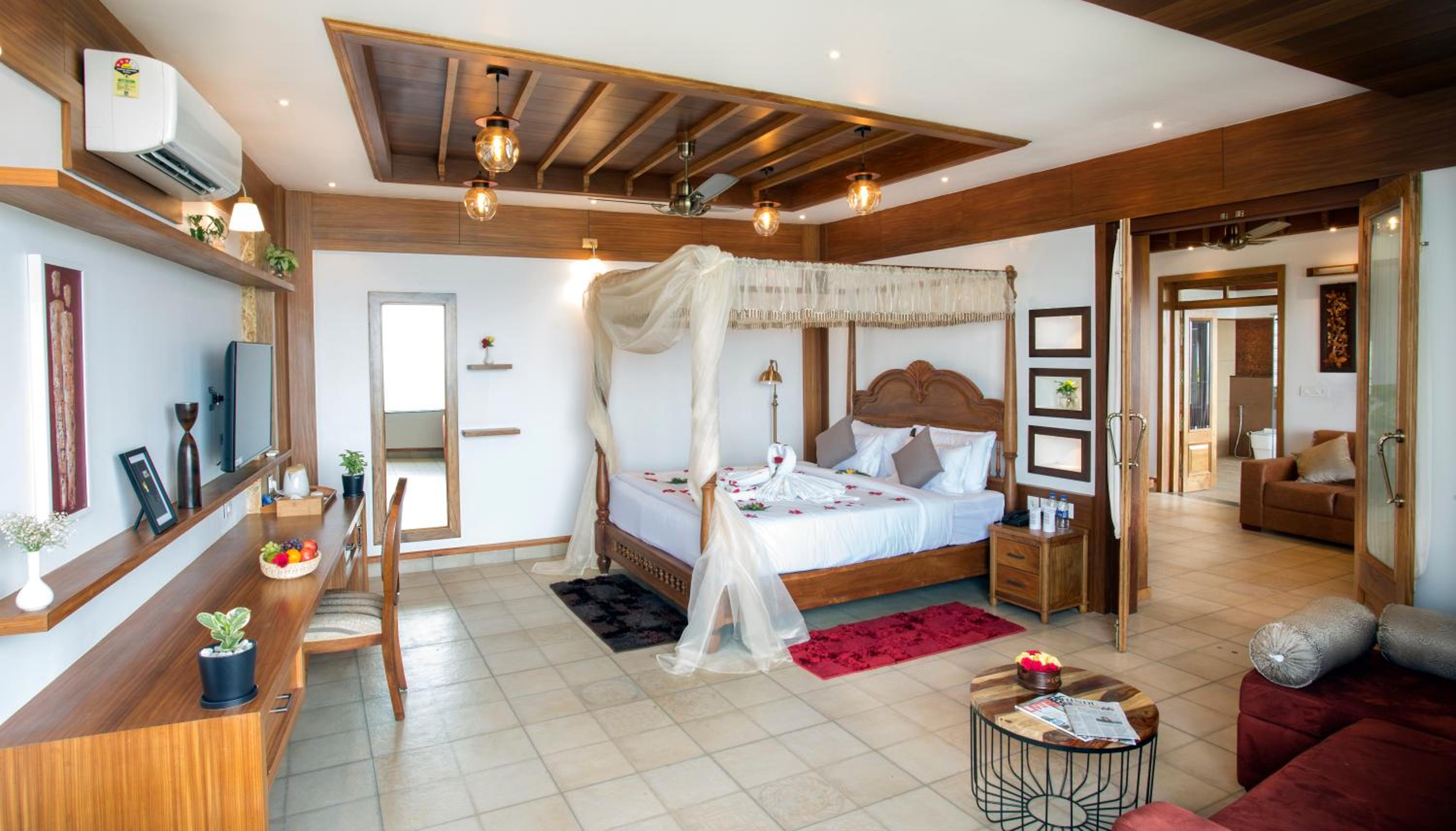 Spa Jacuzzi Suite - Photo 28