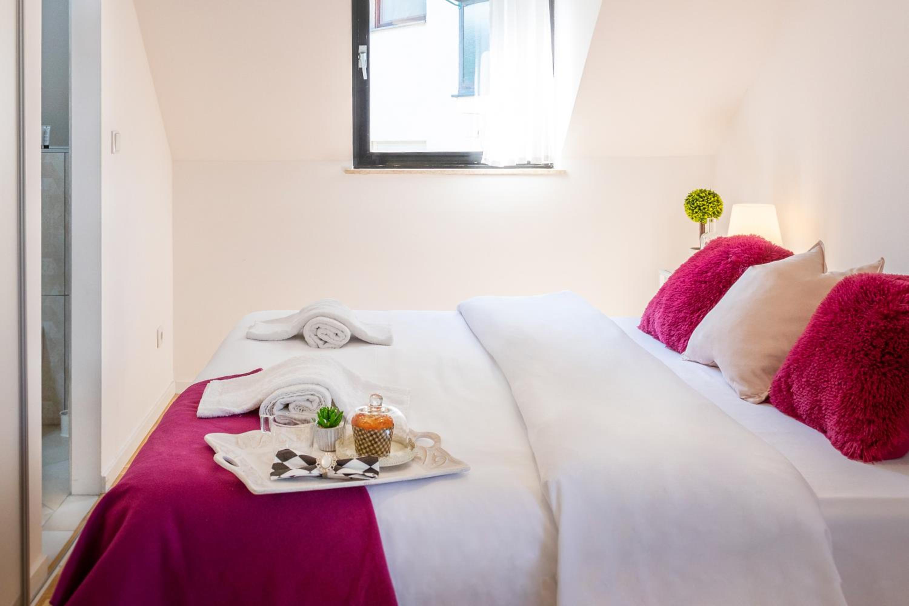 Two Twin Bed Room - Photo 1