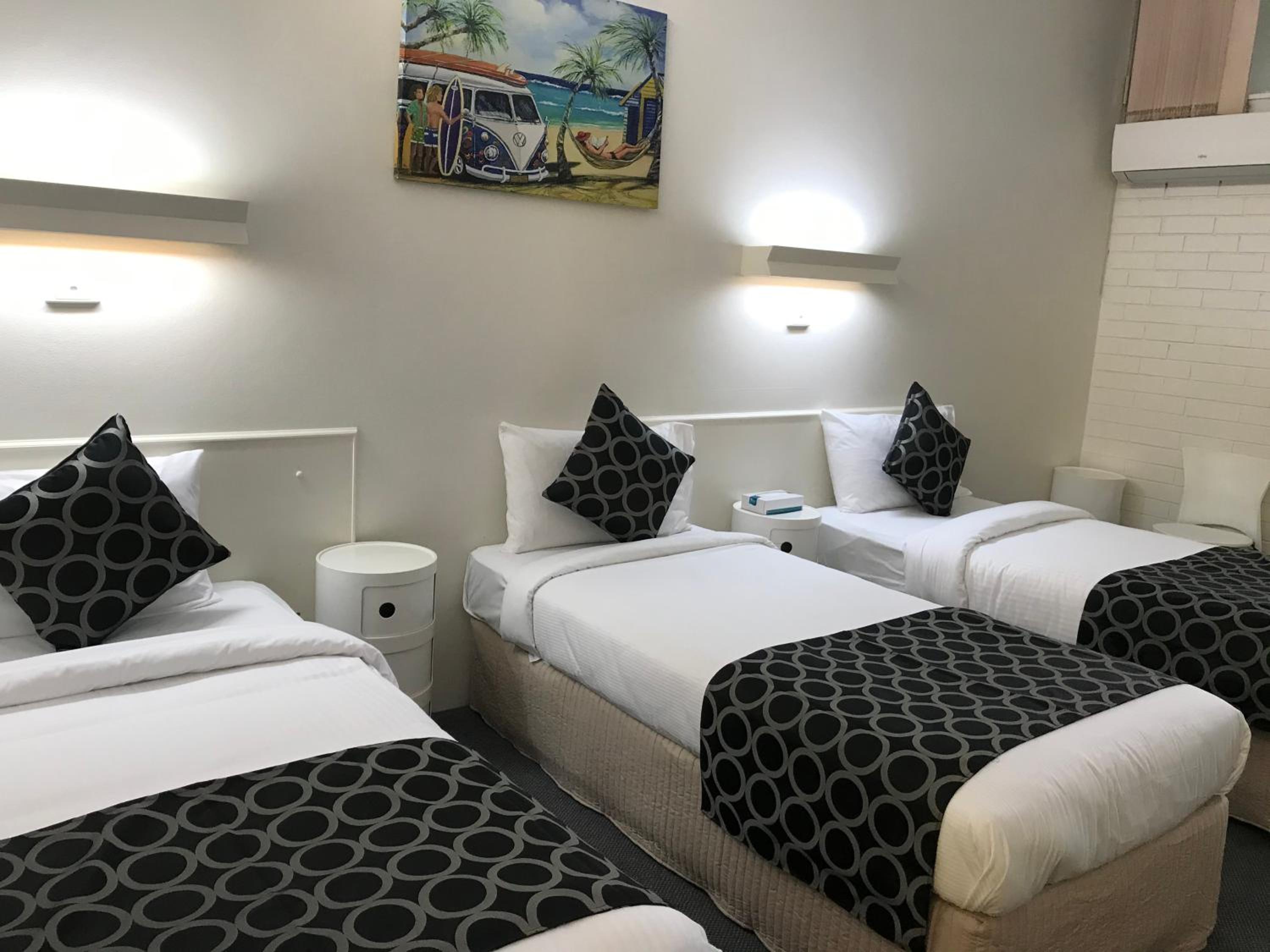 Deluxe Triple Room photo 3