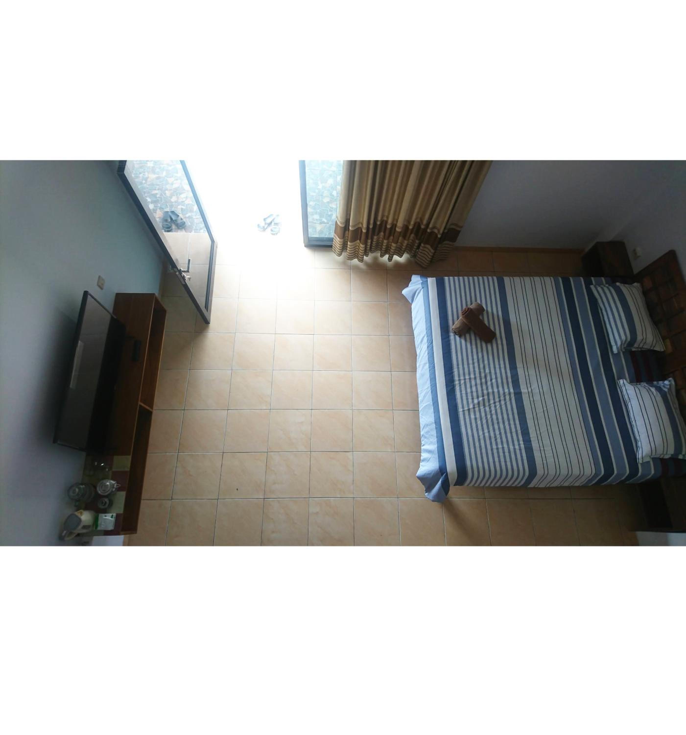 Family Room - Photo 7
