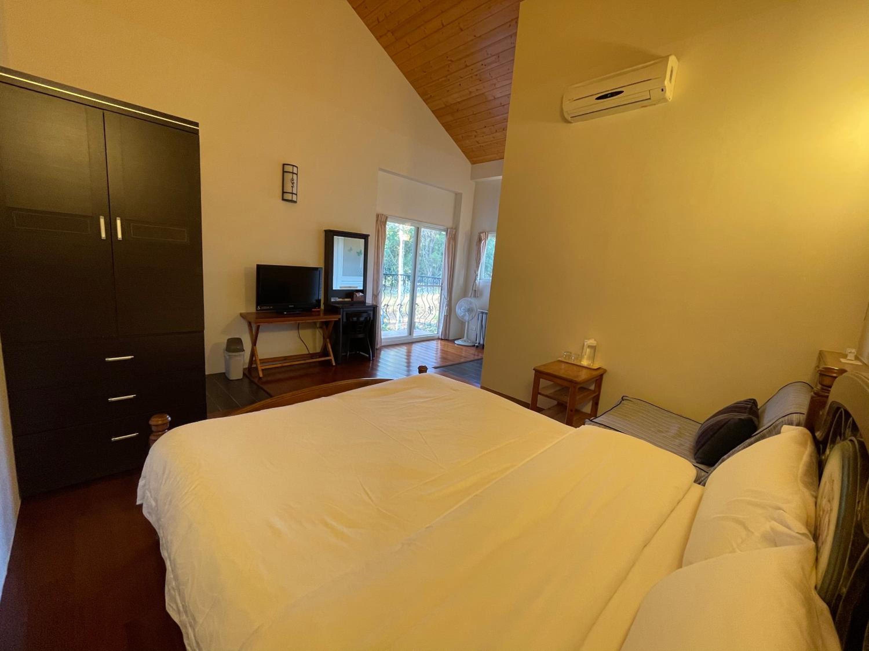 Double Room with Mountain View - Photo 4