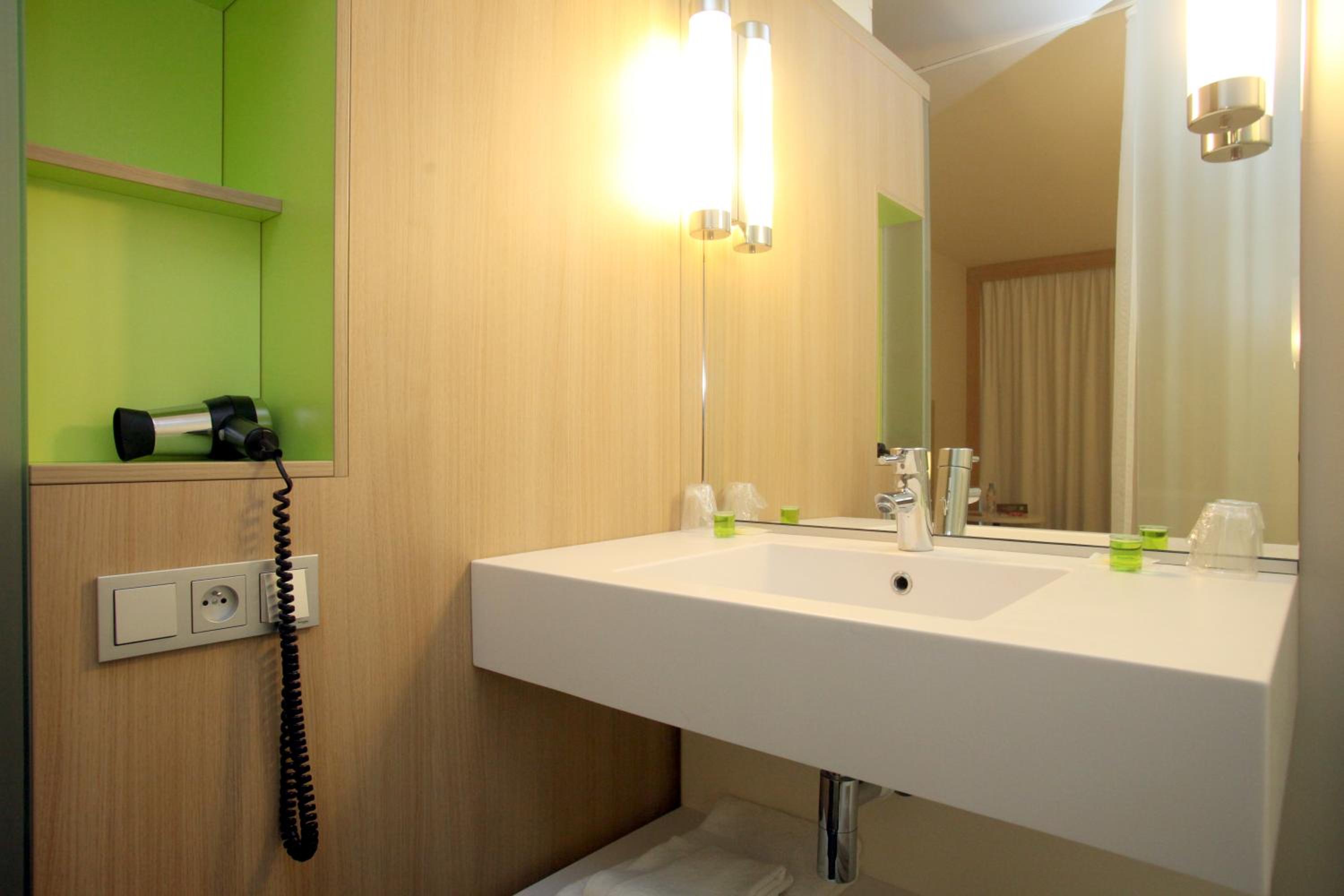 Standard Double Room - Photo 5