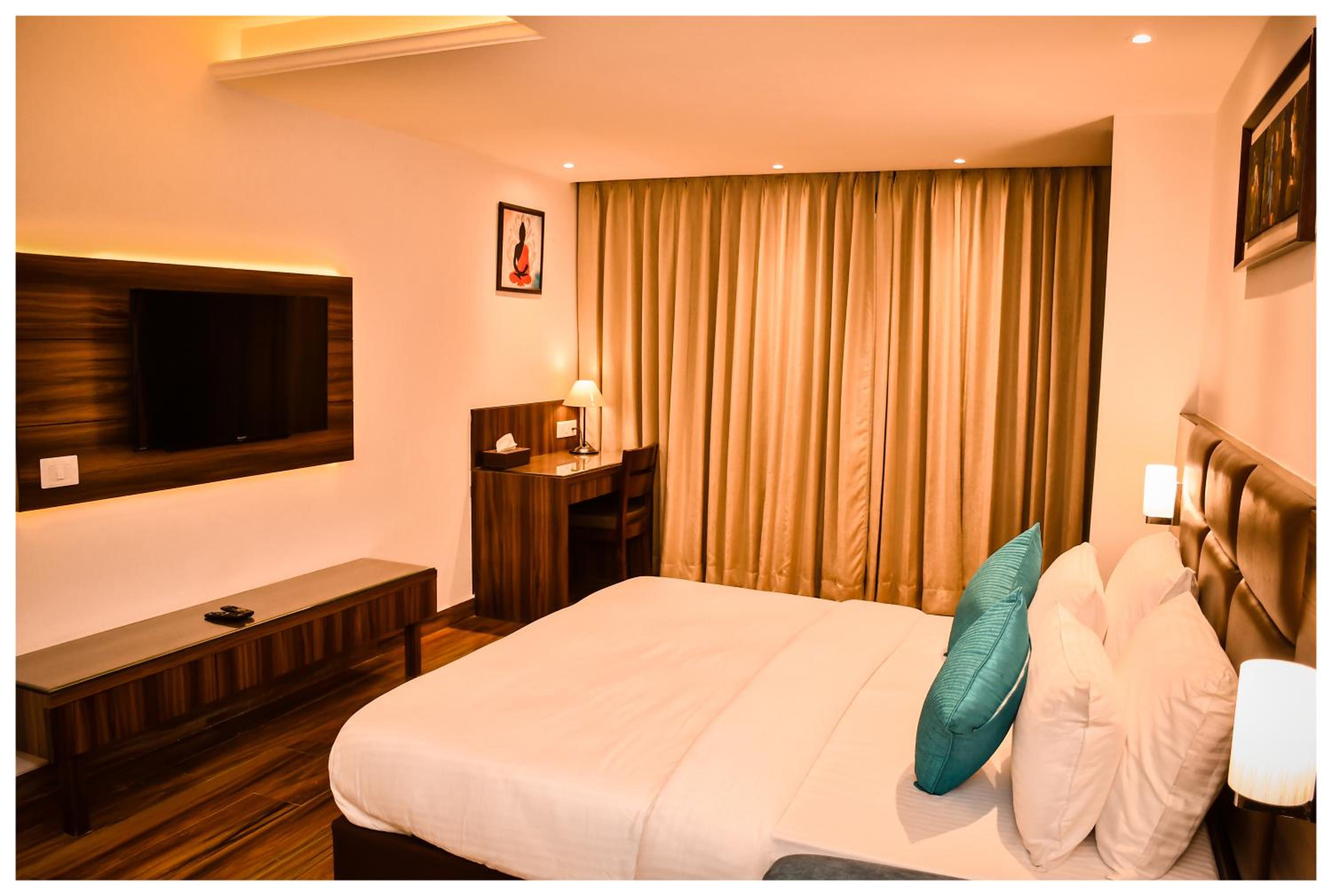 Suite - Photo 8