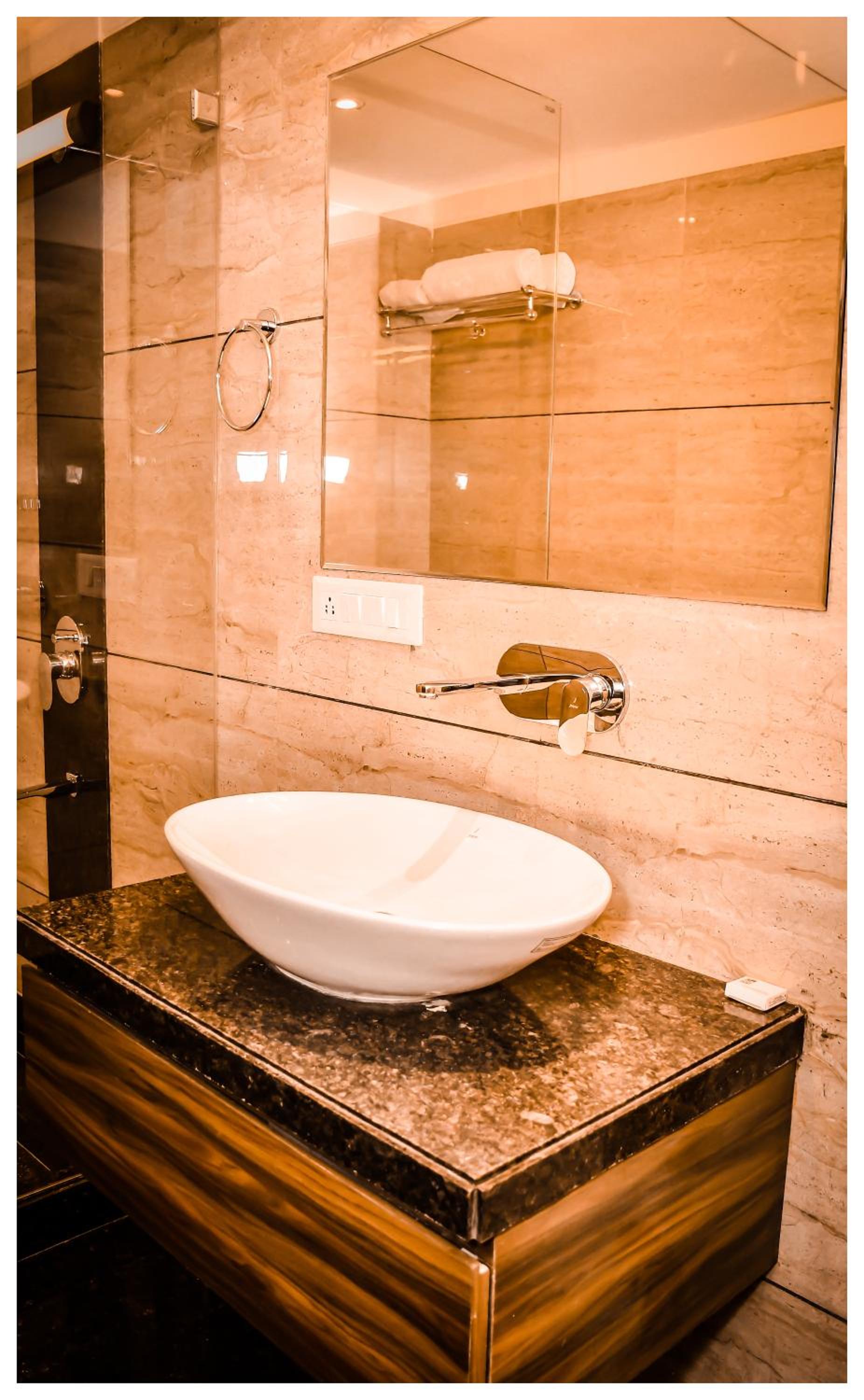 Suite - Photo 6