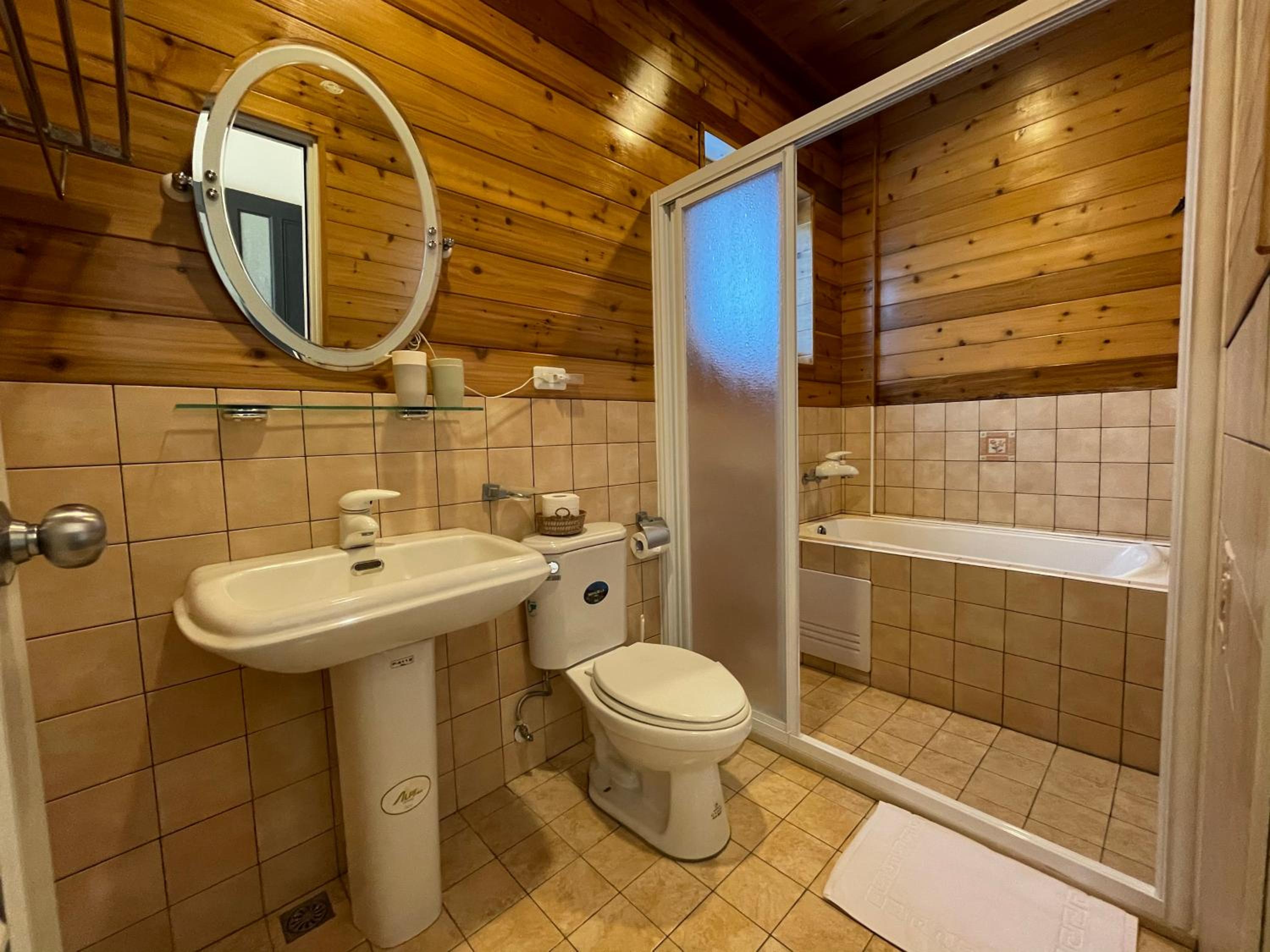 Quadruple Room - Photo 5