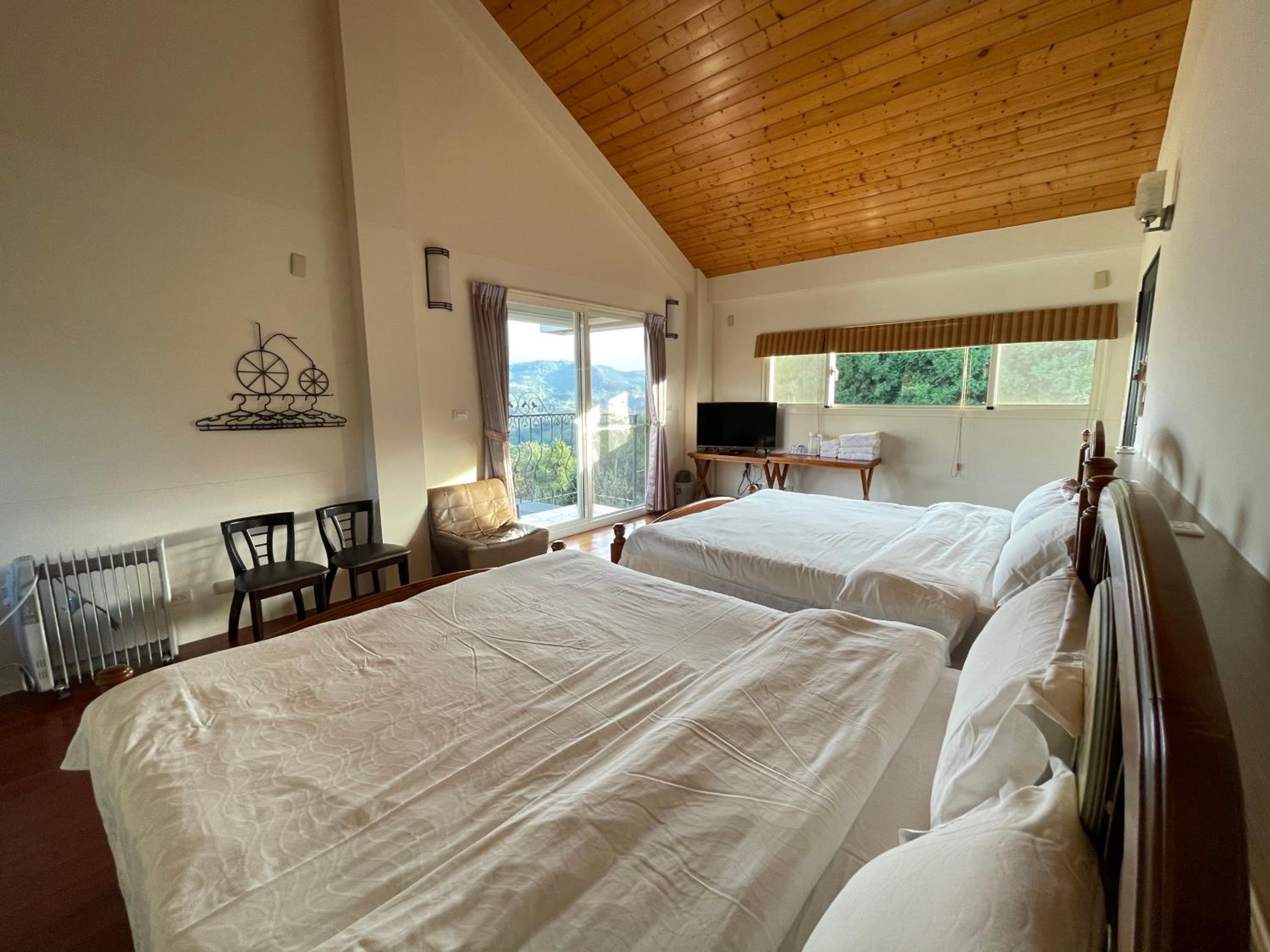 Quadruple Room - Photo 2