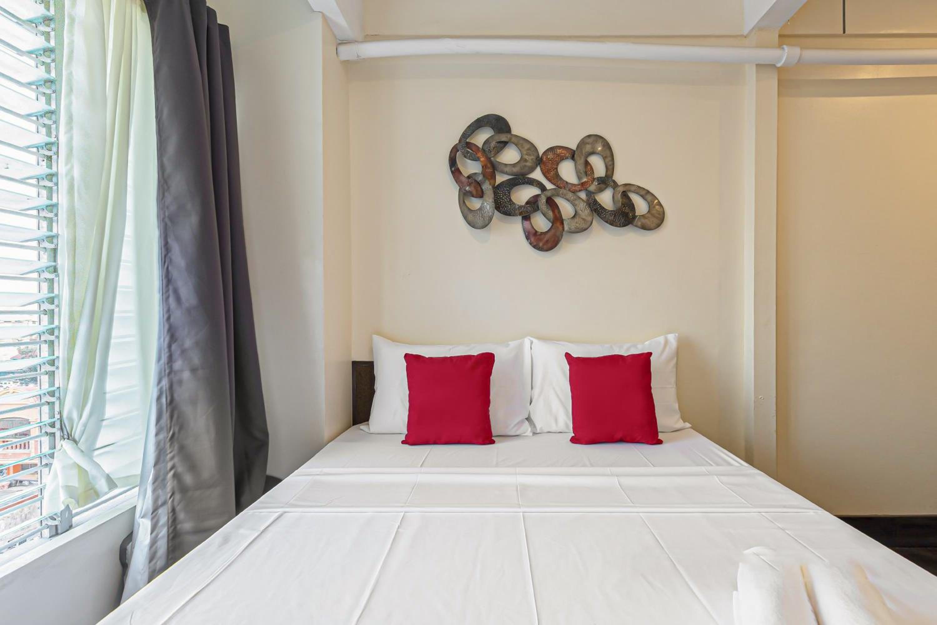 Standard Queen Room - Photo 3