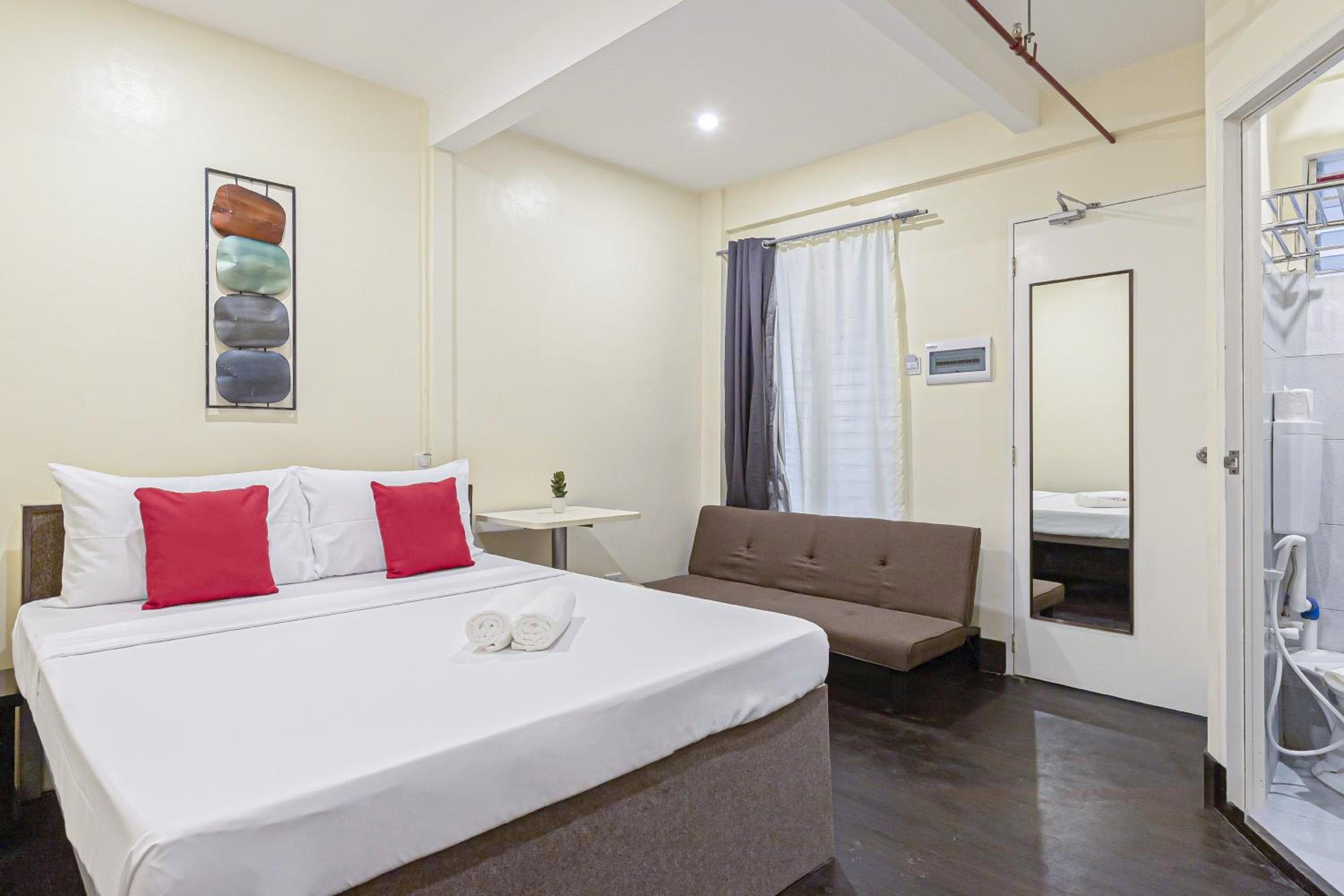 Standard Queen Room - Photo 1