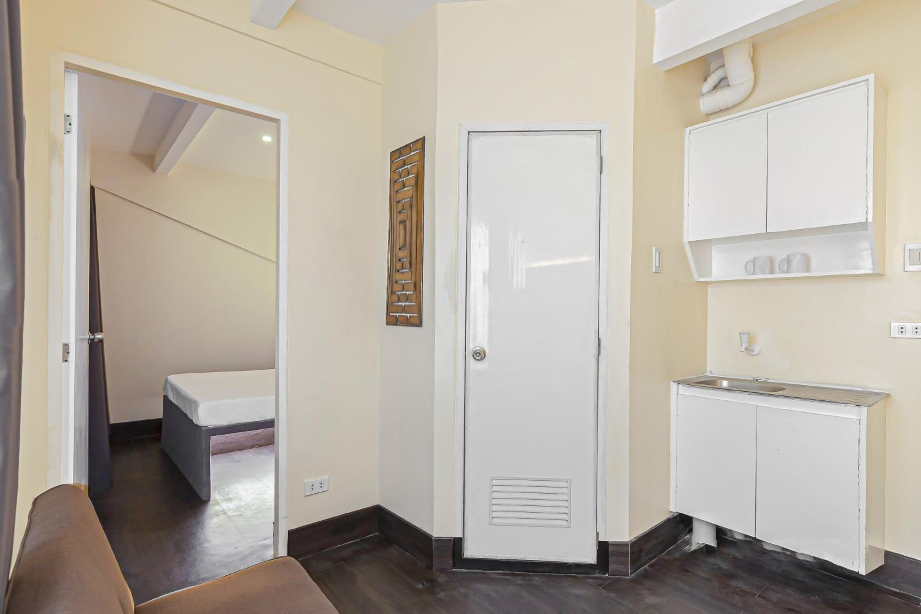 One Bedroom Suite  - Photo 2