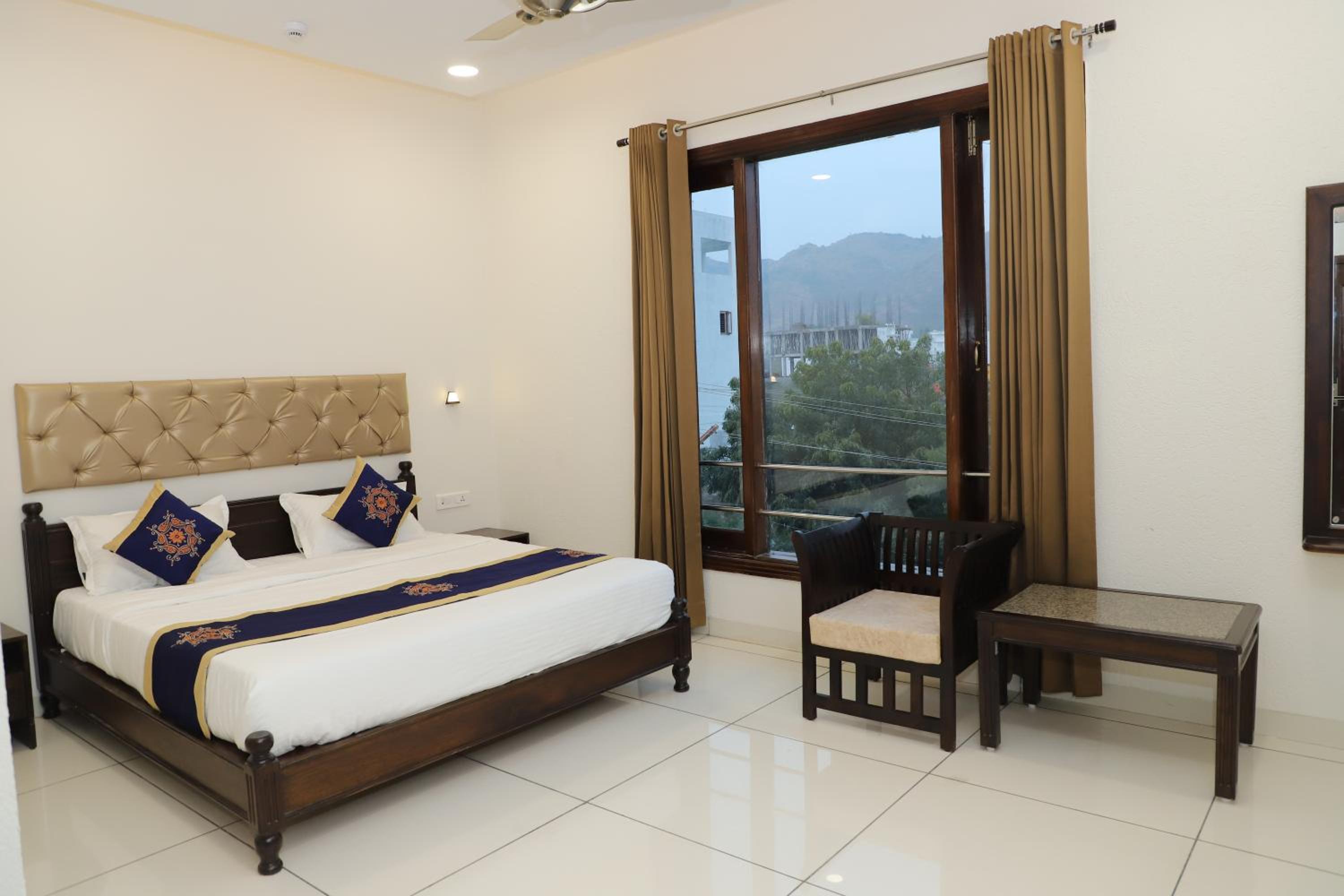 Double Room with Mountain View - Photo 7