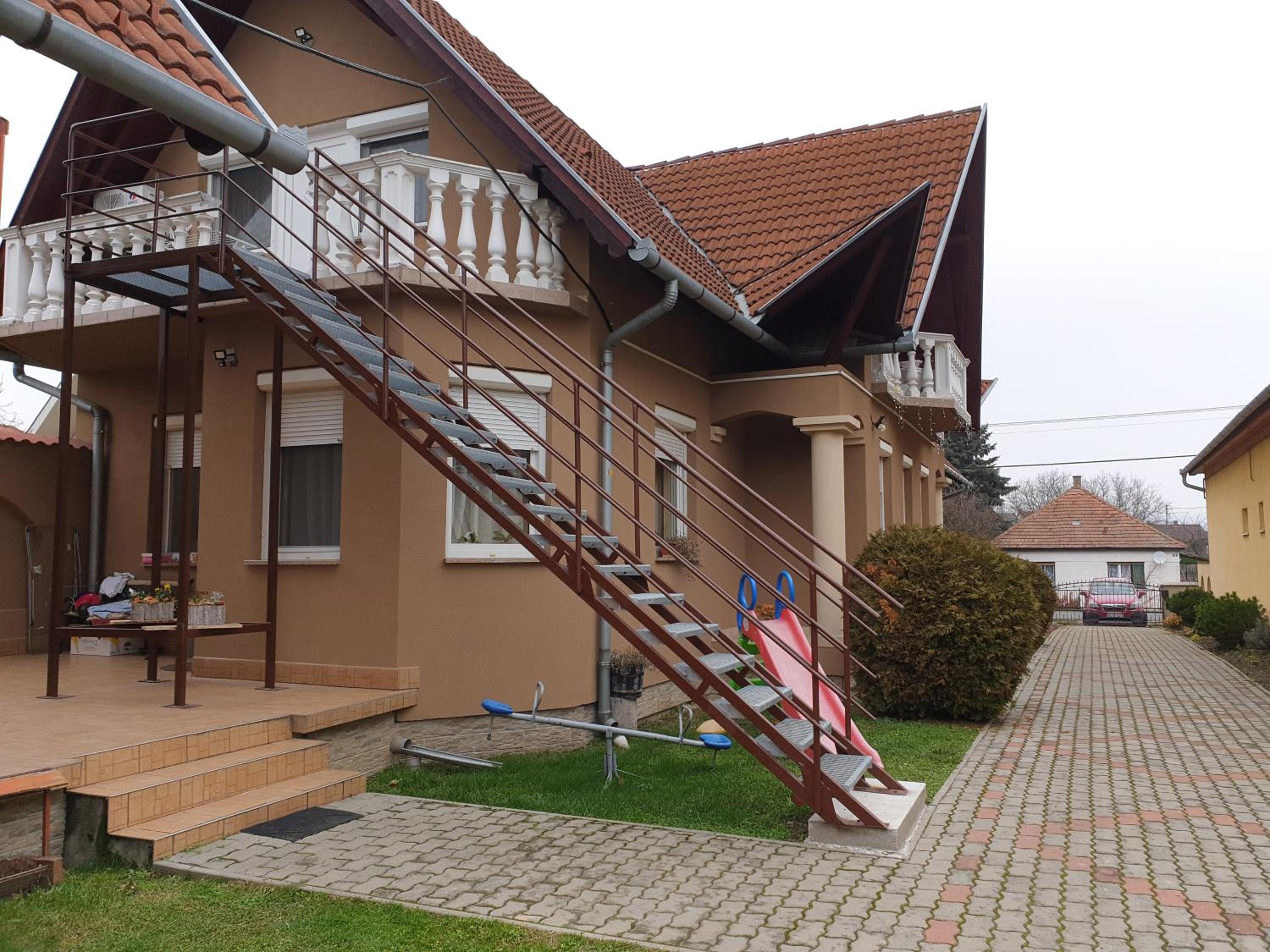 Deluxe Double Room with Extra Bed photo 3