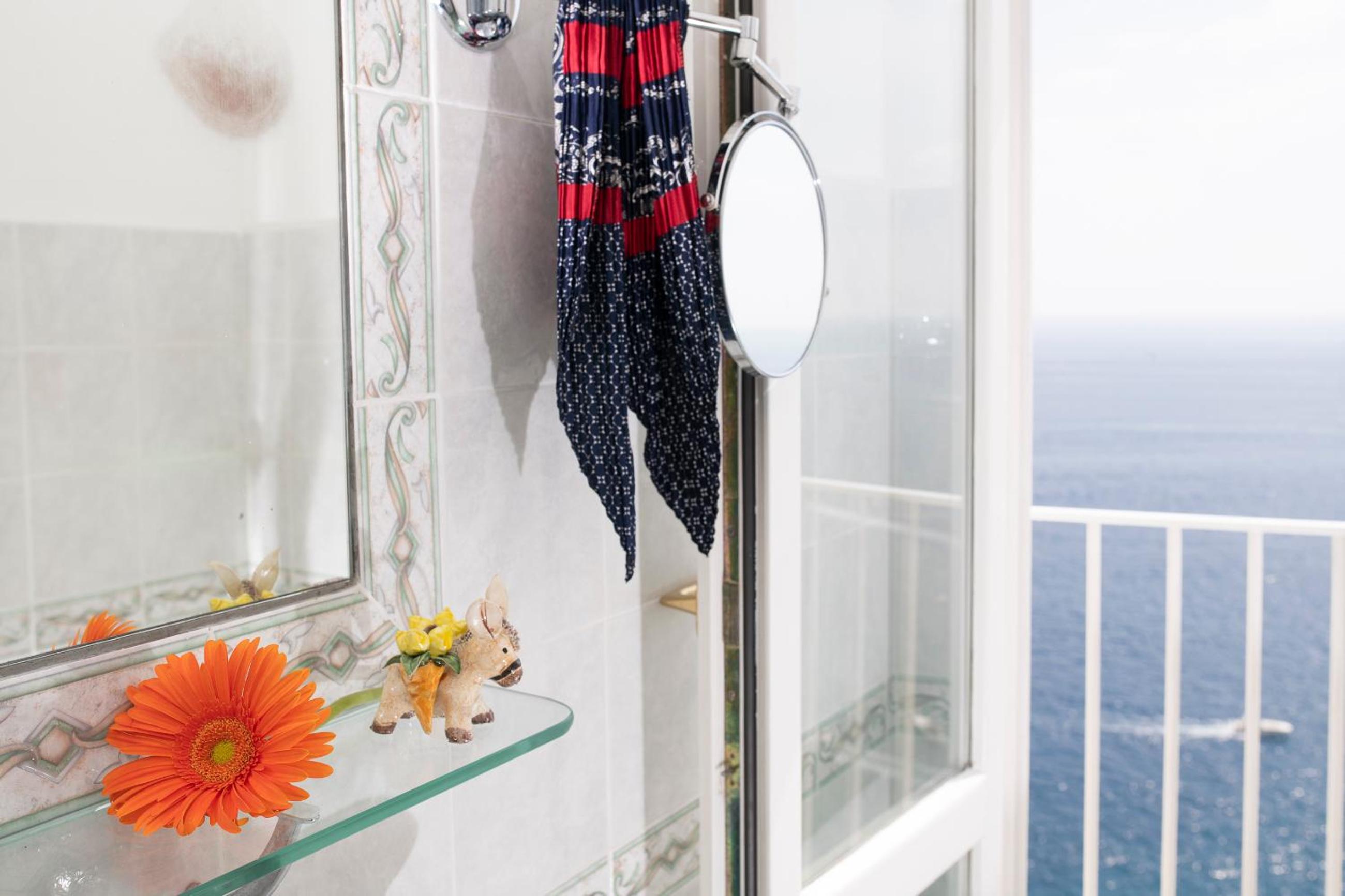 Superior Double Room with Sea View - Photo 22