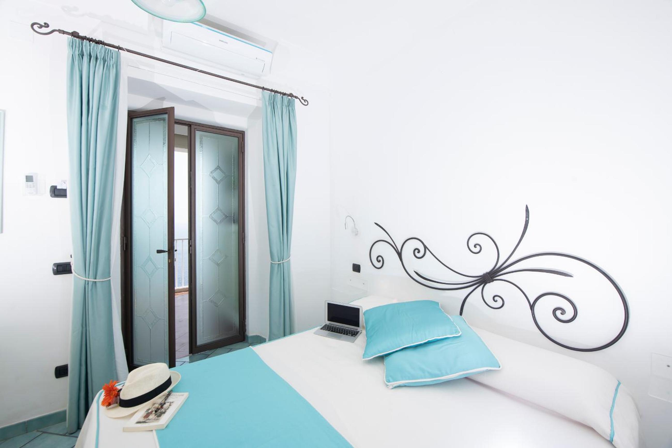 Classic Double or Twin Room - Photo 11