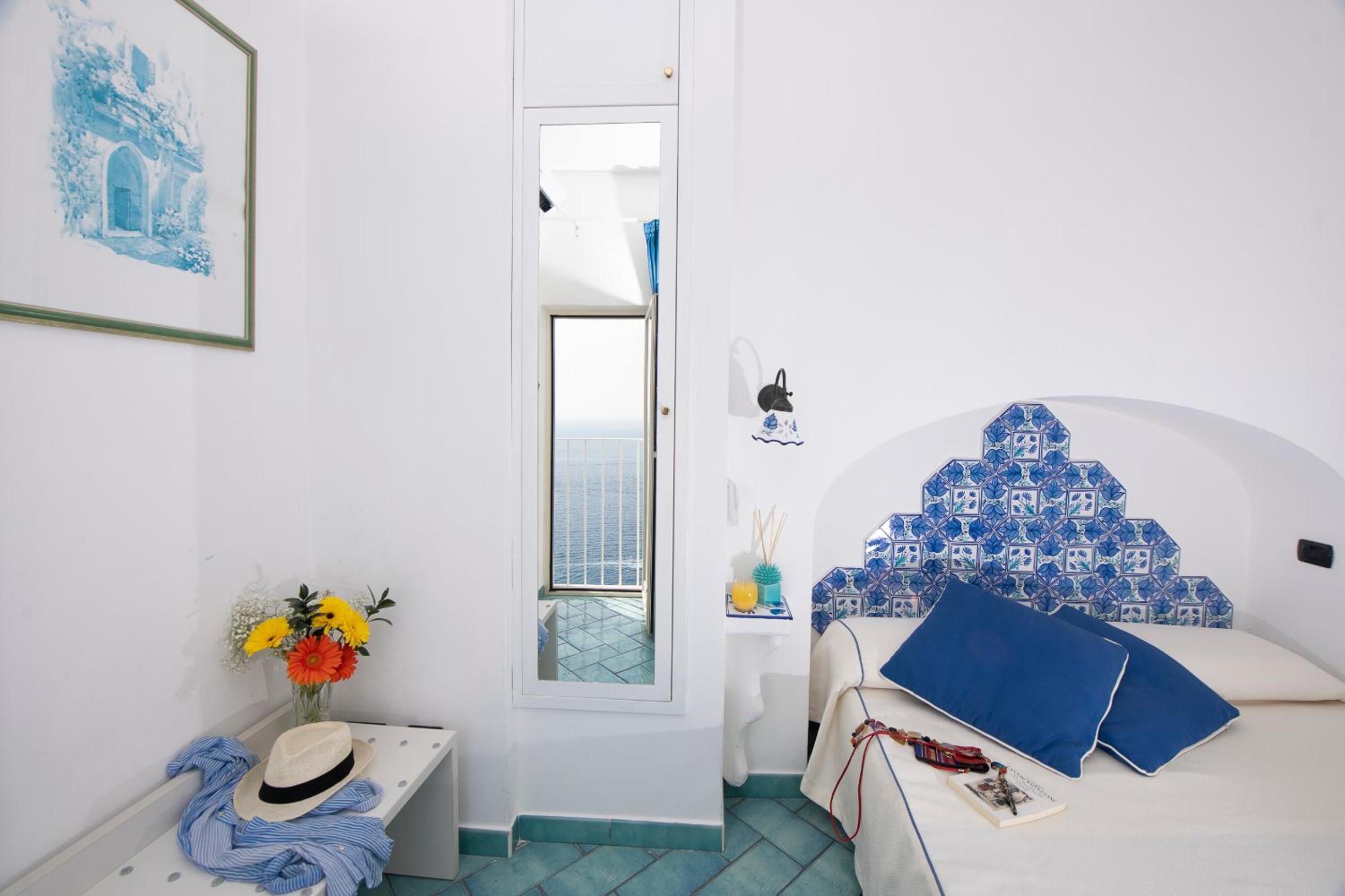 Superior Double Room with Sea View - Photo 7