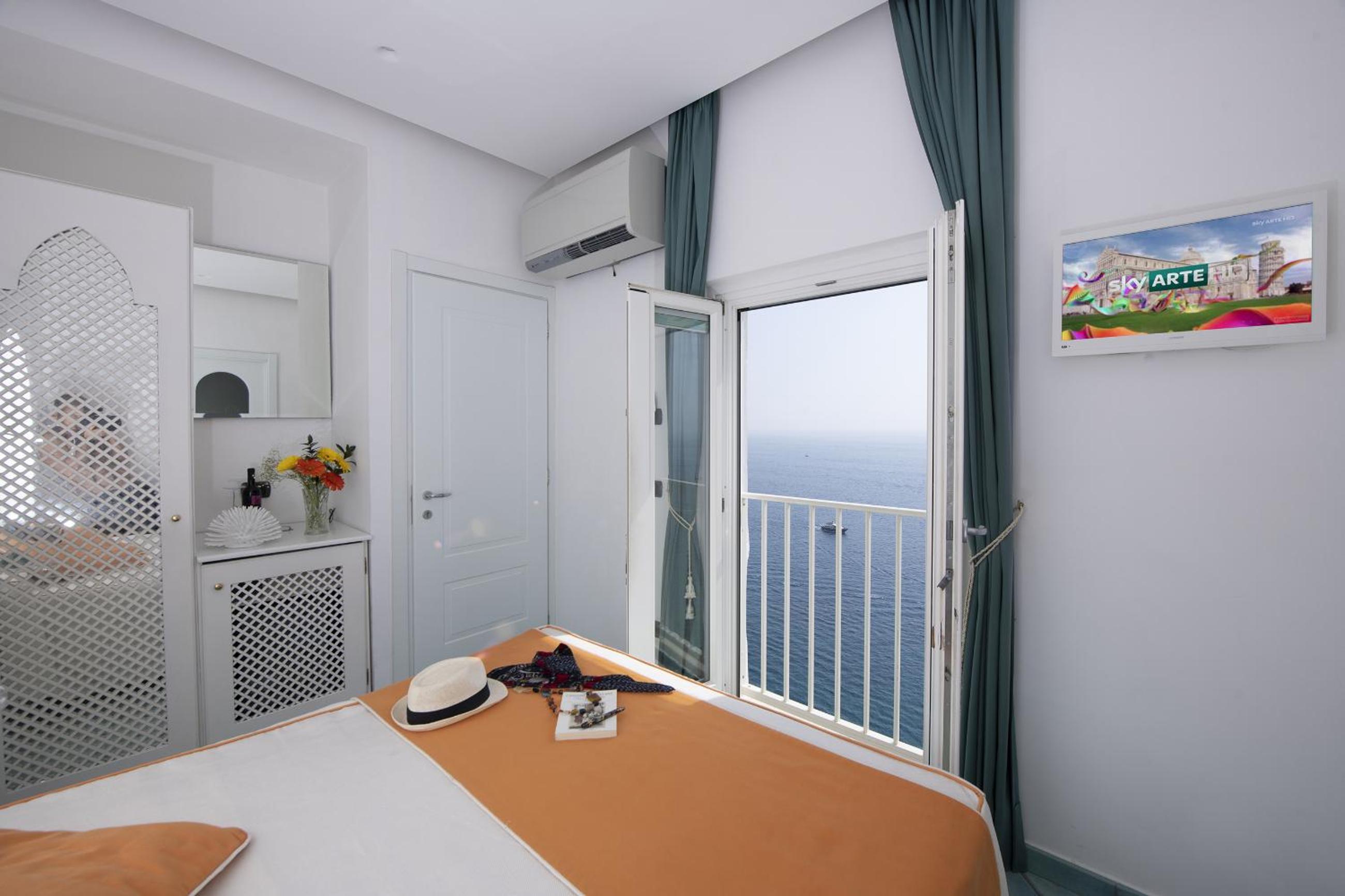 Superior Double Room with Sea View - Photo 16