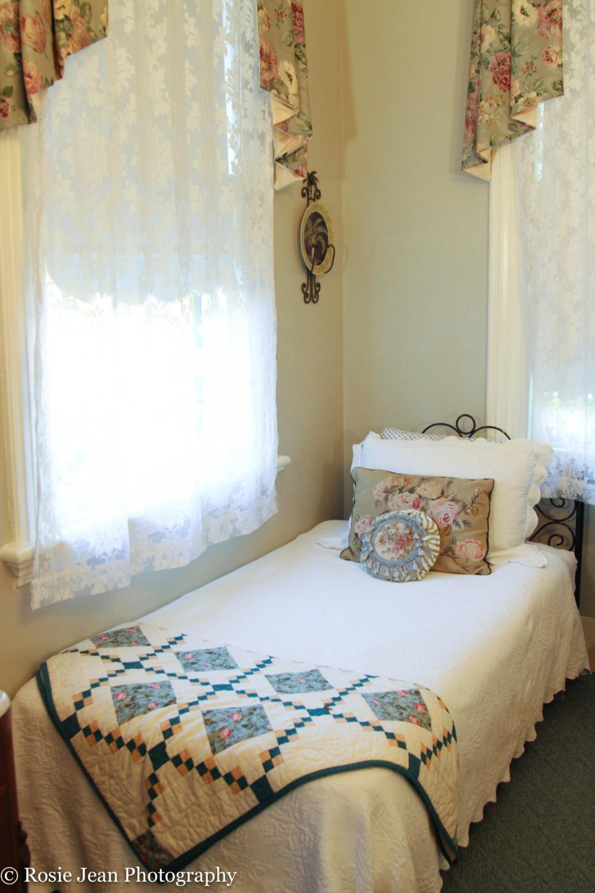 Deluxe Triple Room photo 3