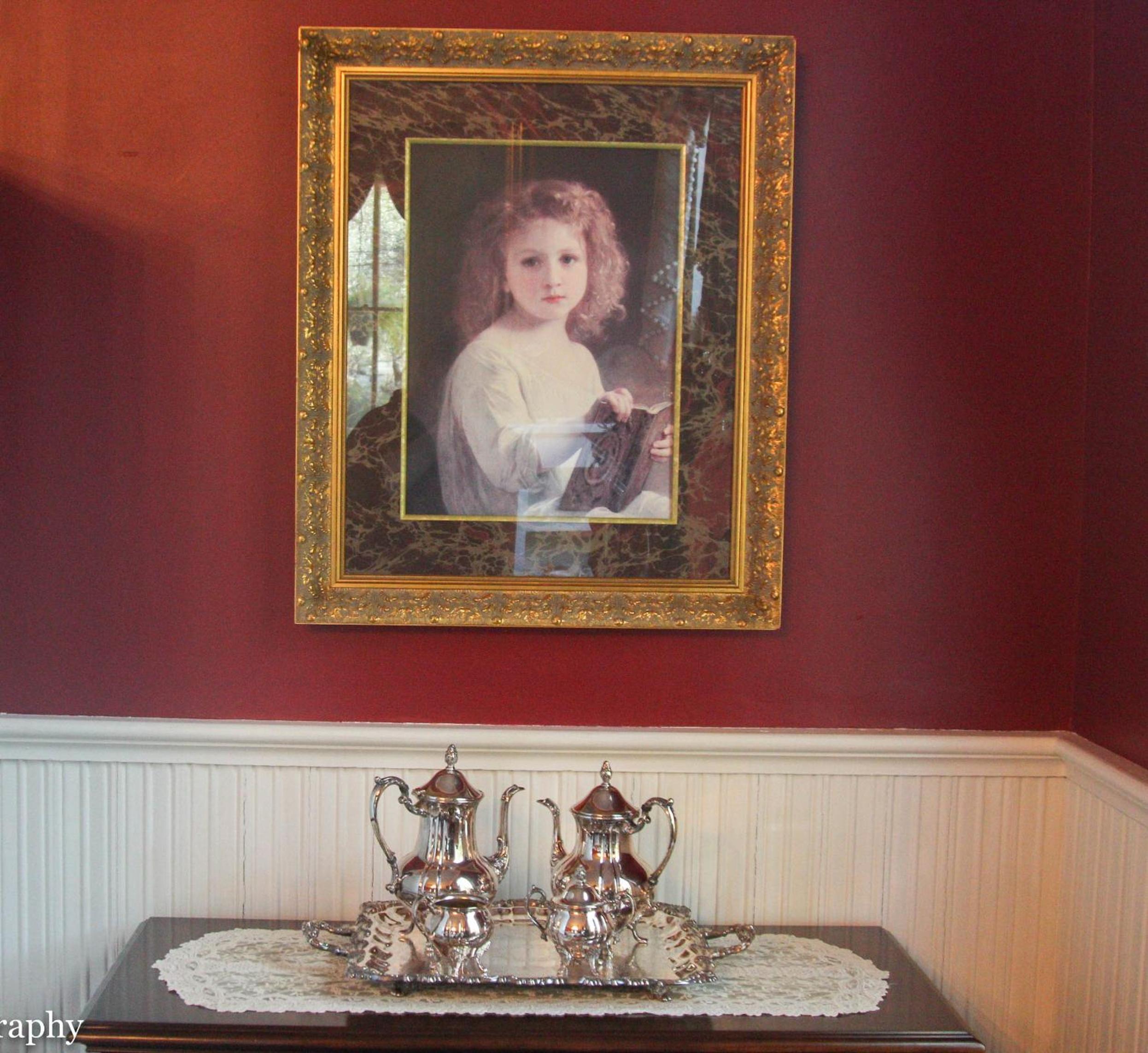 Six-Bedroom House photo 3