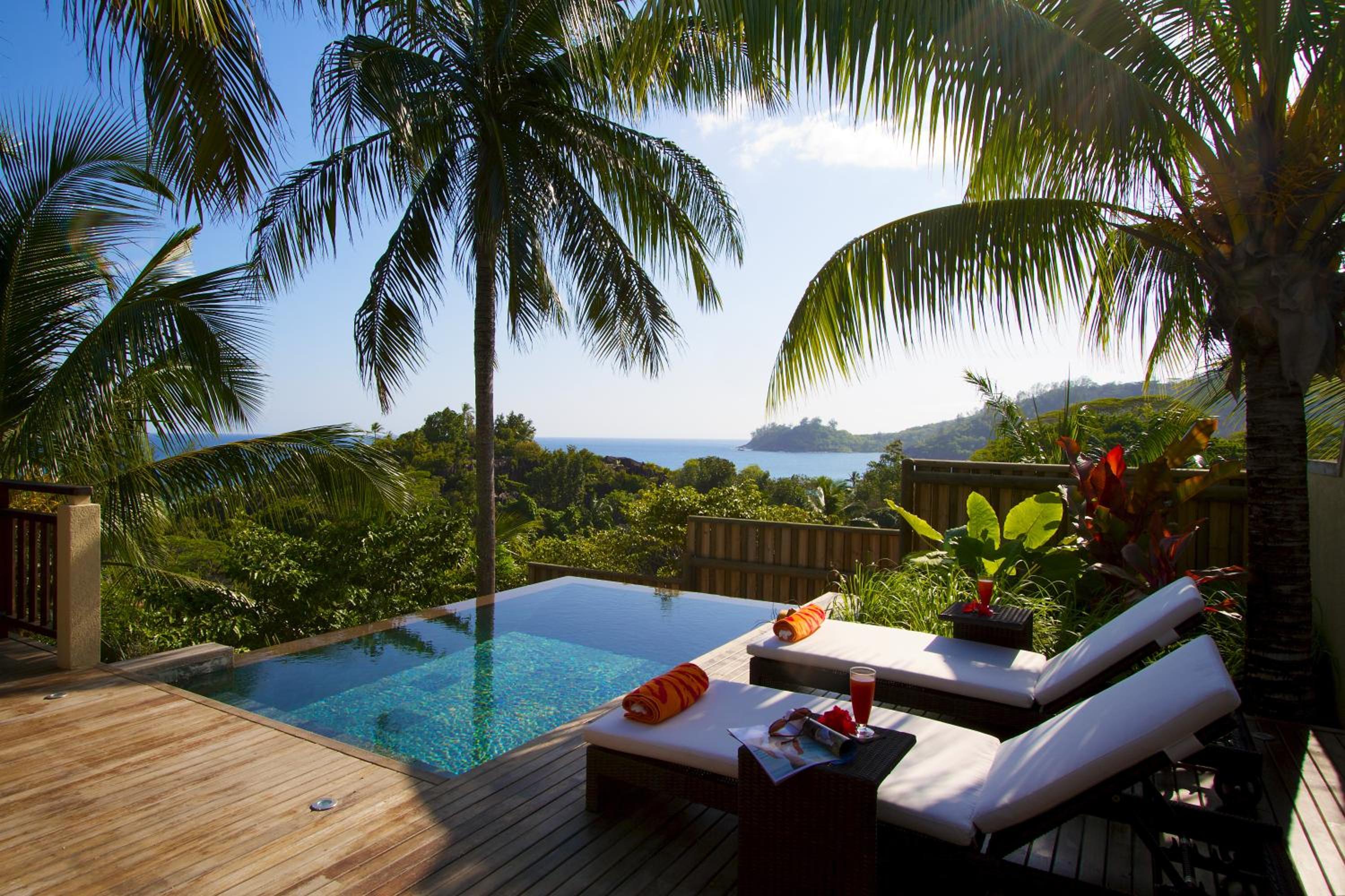 Villa with Private Pool - Photo 2