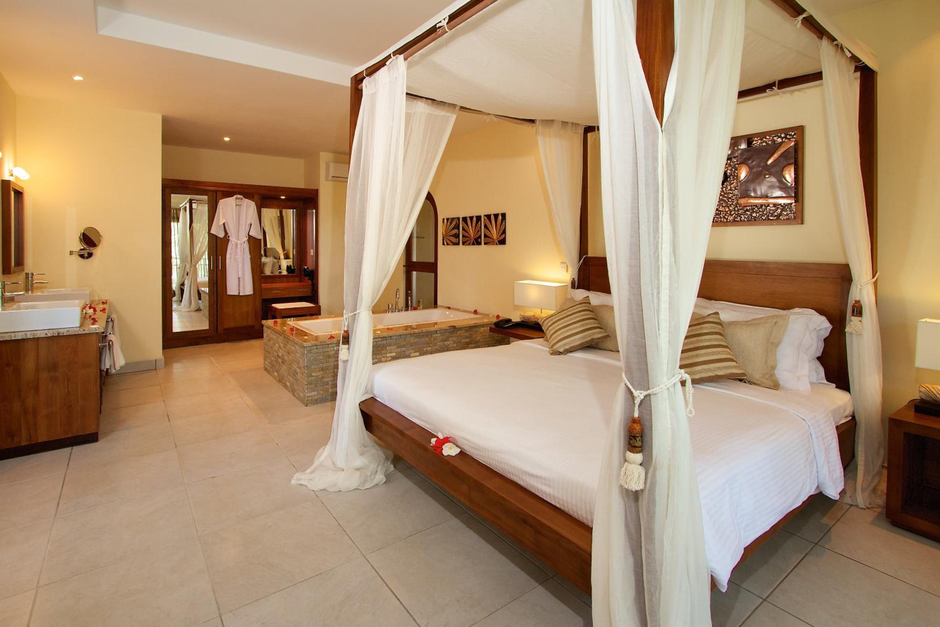 Villa with Private Pool - Photo 5