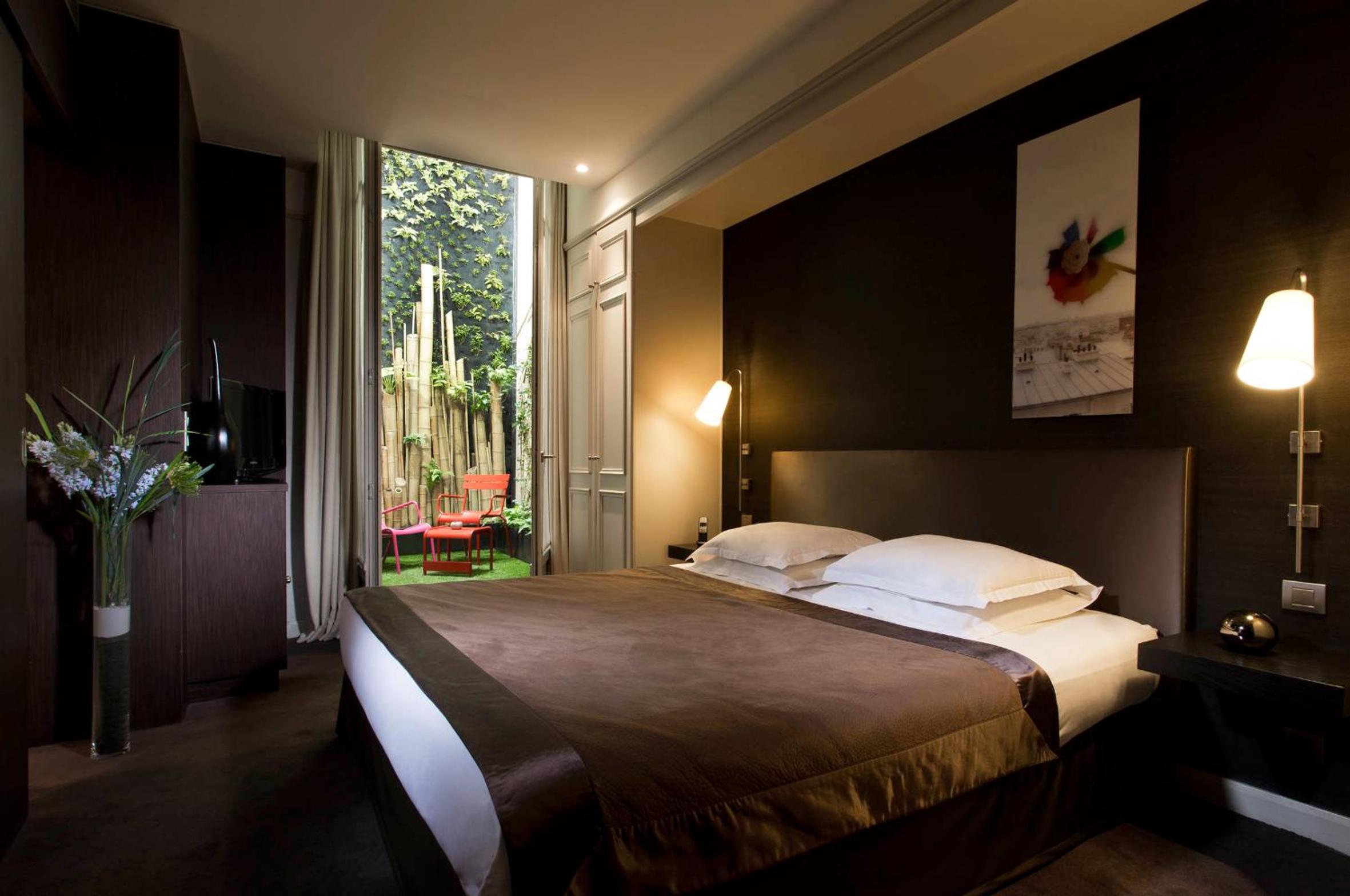 One-Bedroom Suite with Sofa Bed