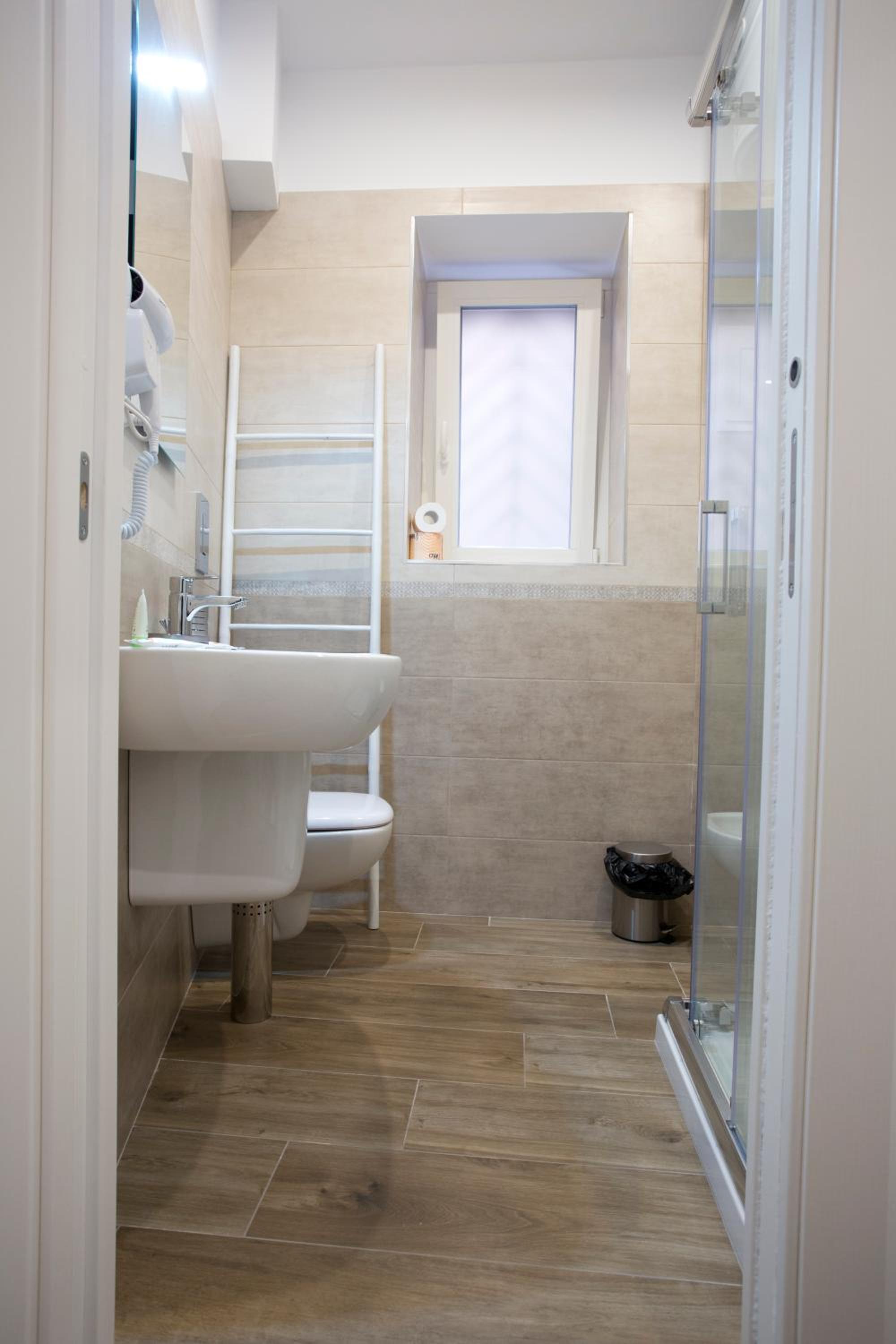 Superior Double Room - Photo 12