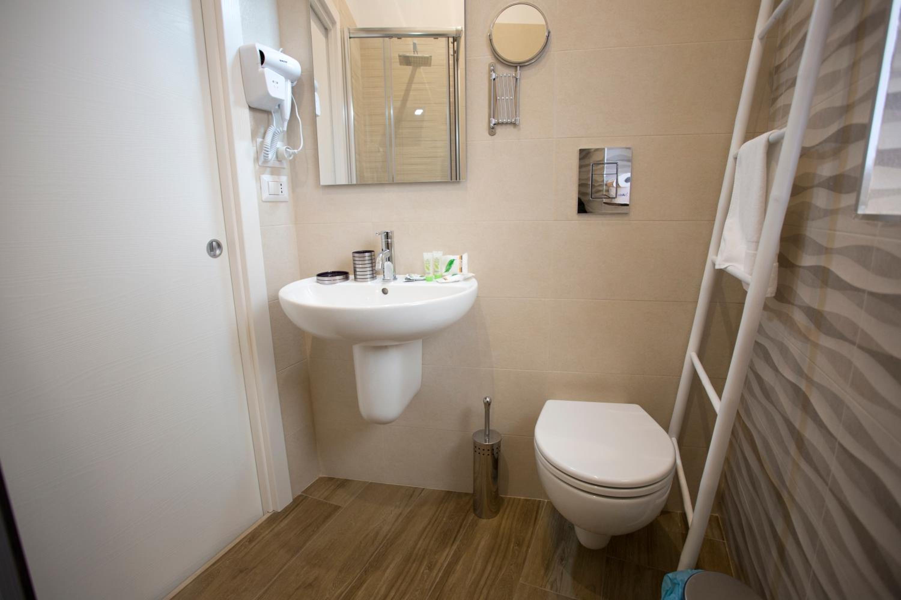 Superior Double Room - Photo 9