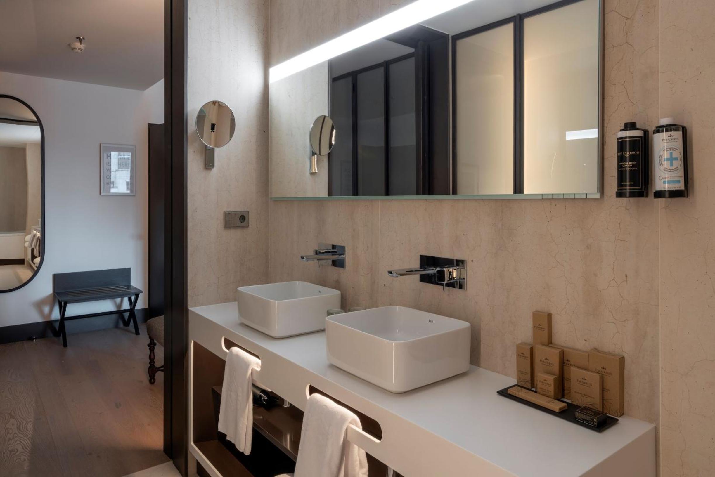 Superior Double Room - Photo 3
