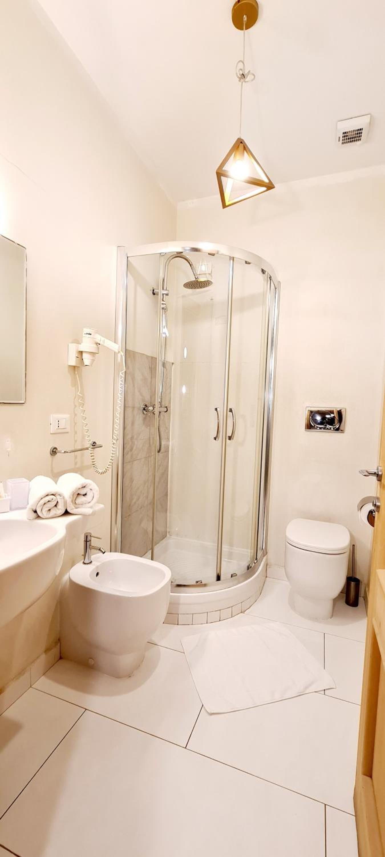 Double Room with Private Bathroom photo 3