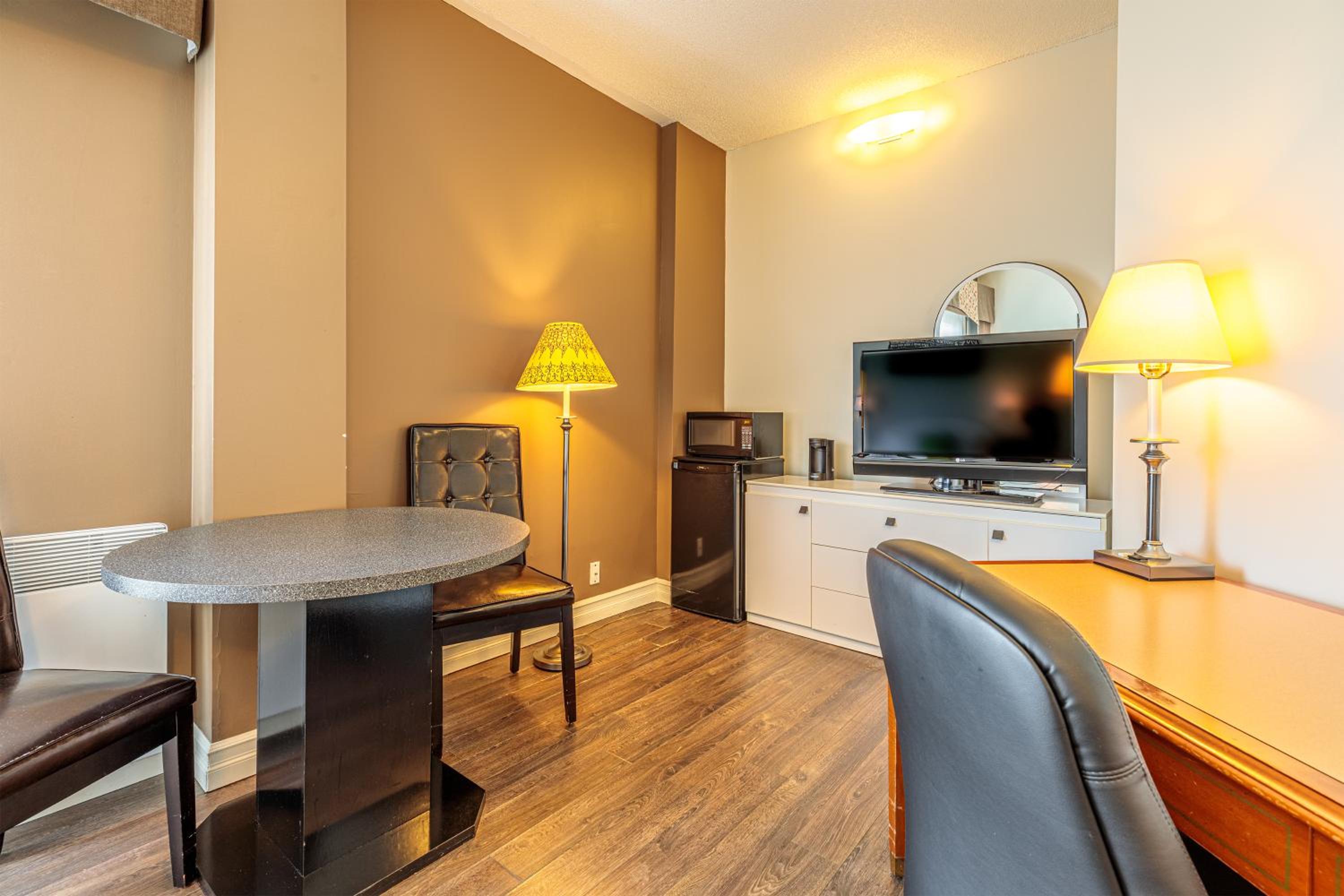Double Room - Disability Access/Non-Smoking - Photo 4