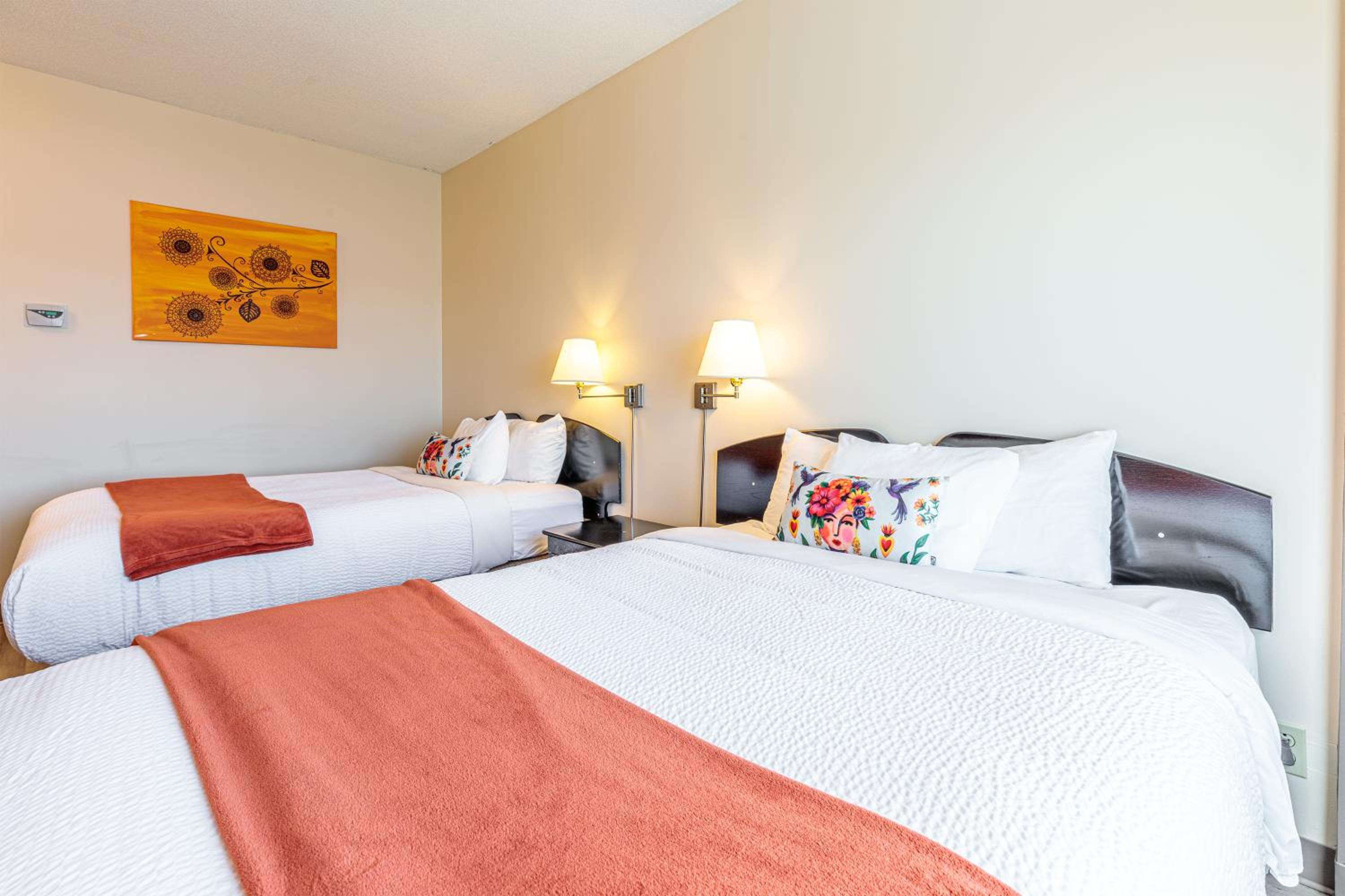 Standard Double Room with Two Double Beds - Non-Smoking - Photo 6