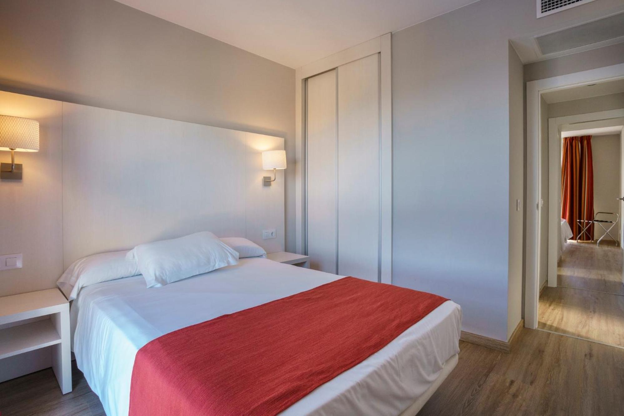 Suite Premium de Dos Dormitorios - Acceso al Parque Acuático Incluido (3 Adultos + 2 Niños)